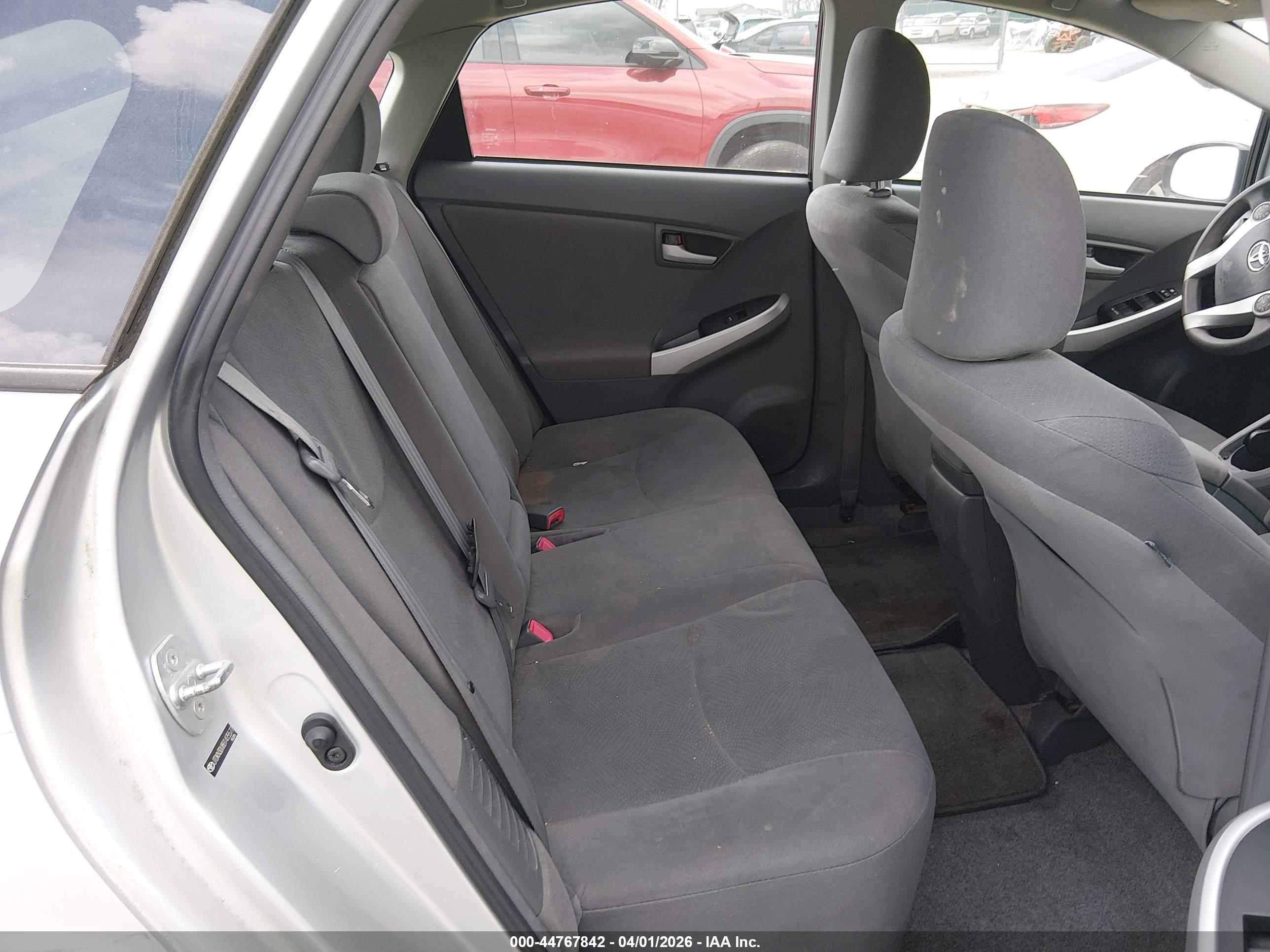 TOYOTA PRIUS image 8