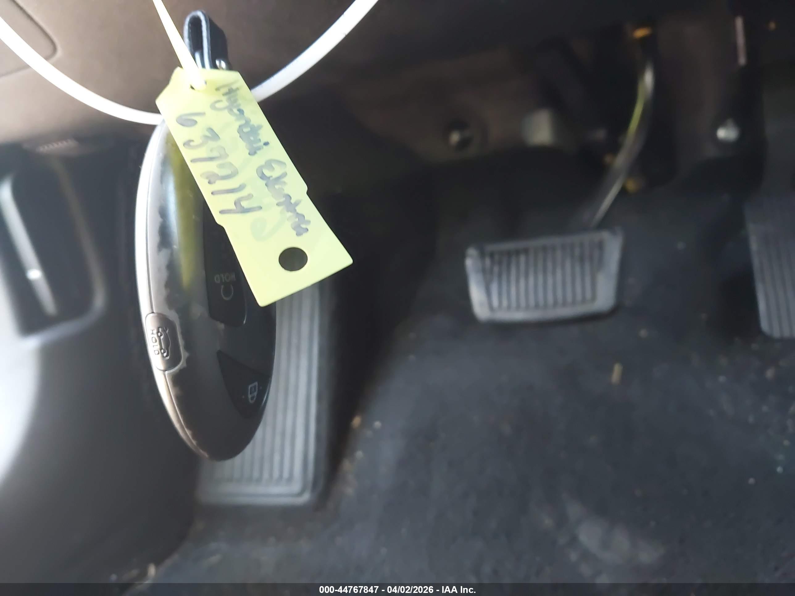 HYUNDAI ELANTRA image 11