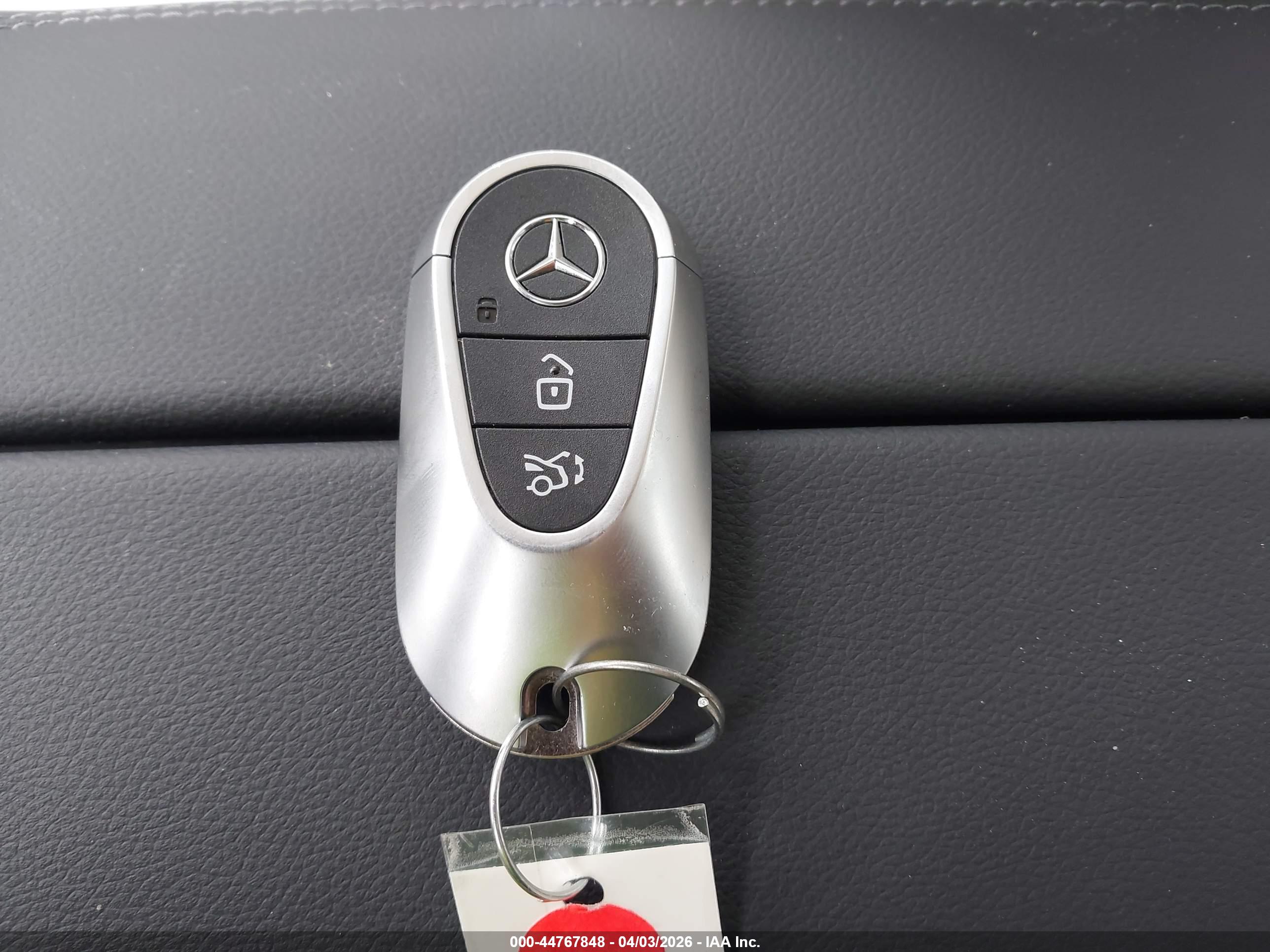 MERCEDES-BENZ E image 11