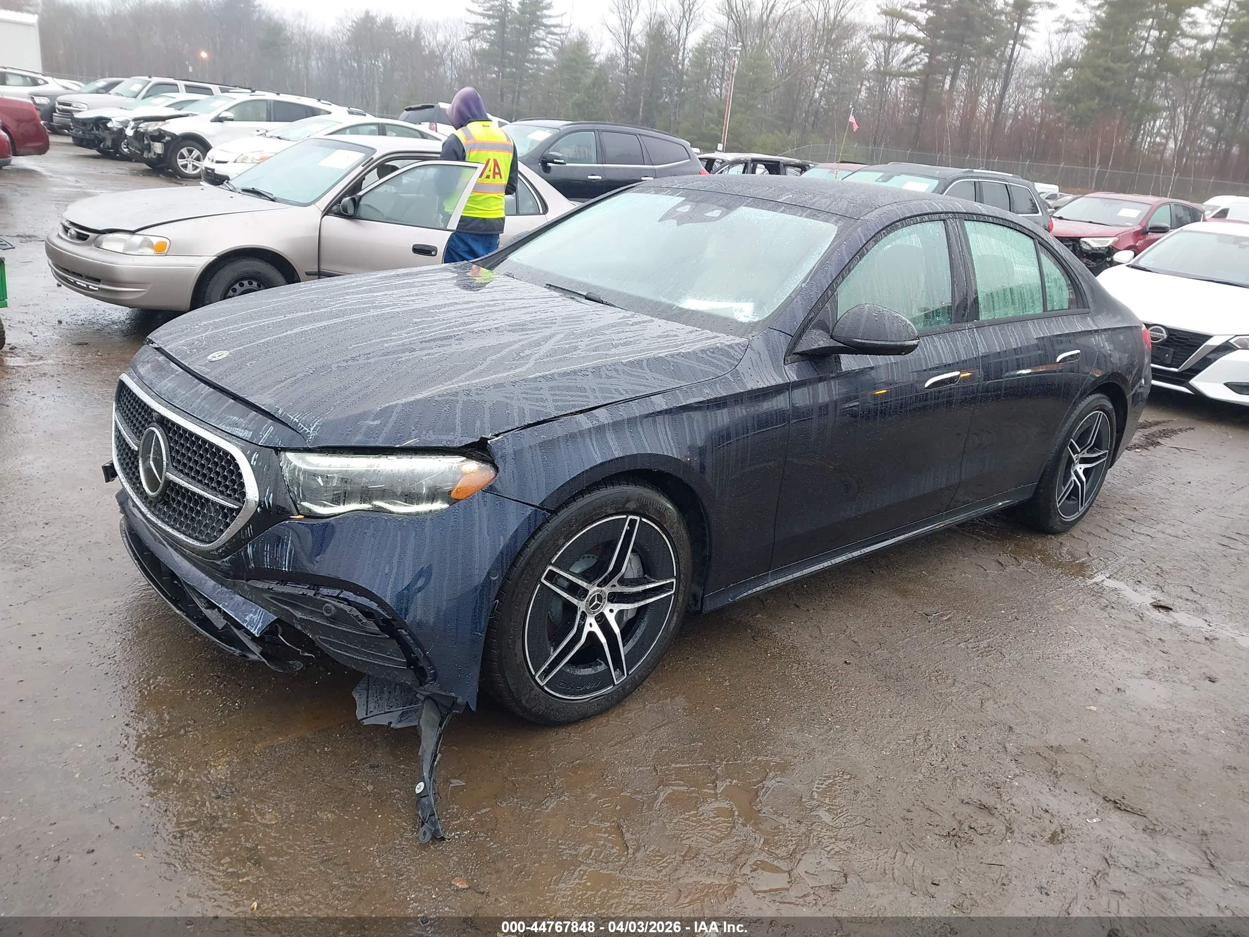 MERCEDES-BENZ E image 2