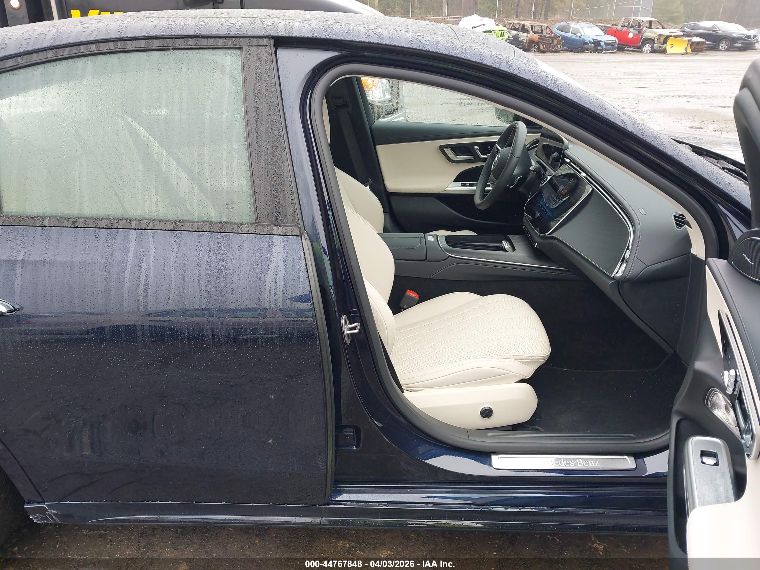 MERCEDES-BENZ E image 5
