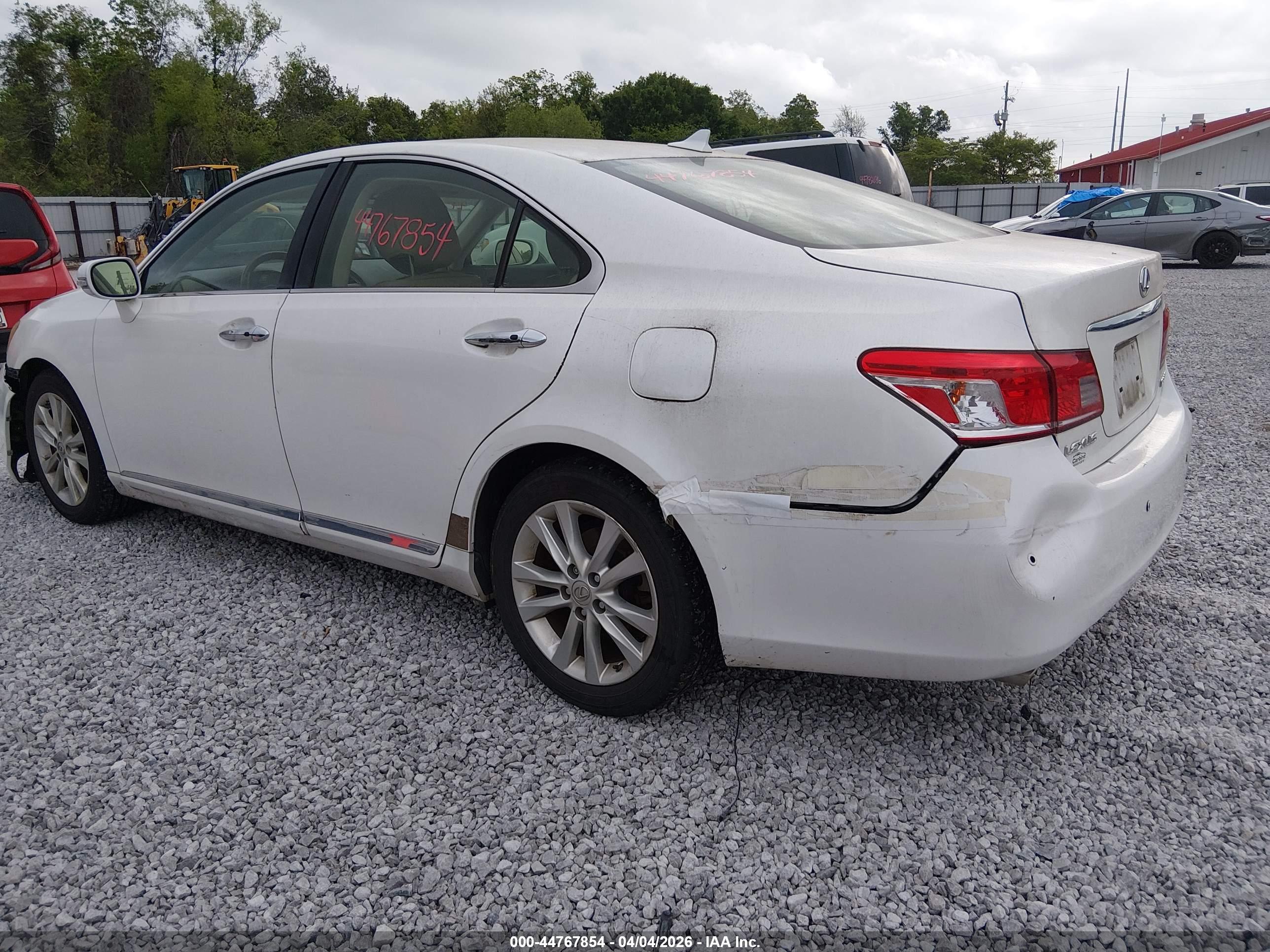 LEXUS ES image 3