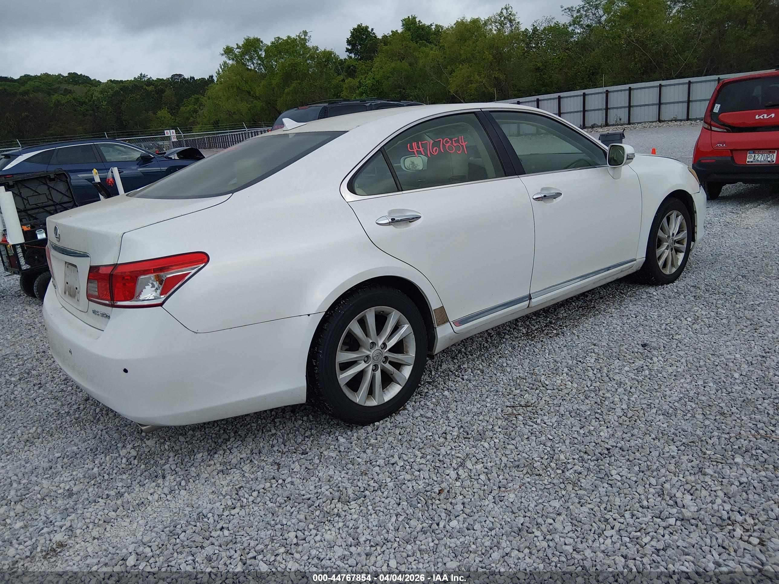 LEXUS ES image 4
