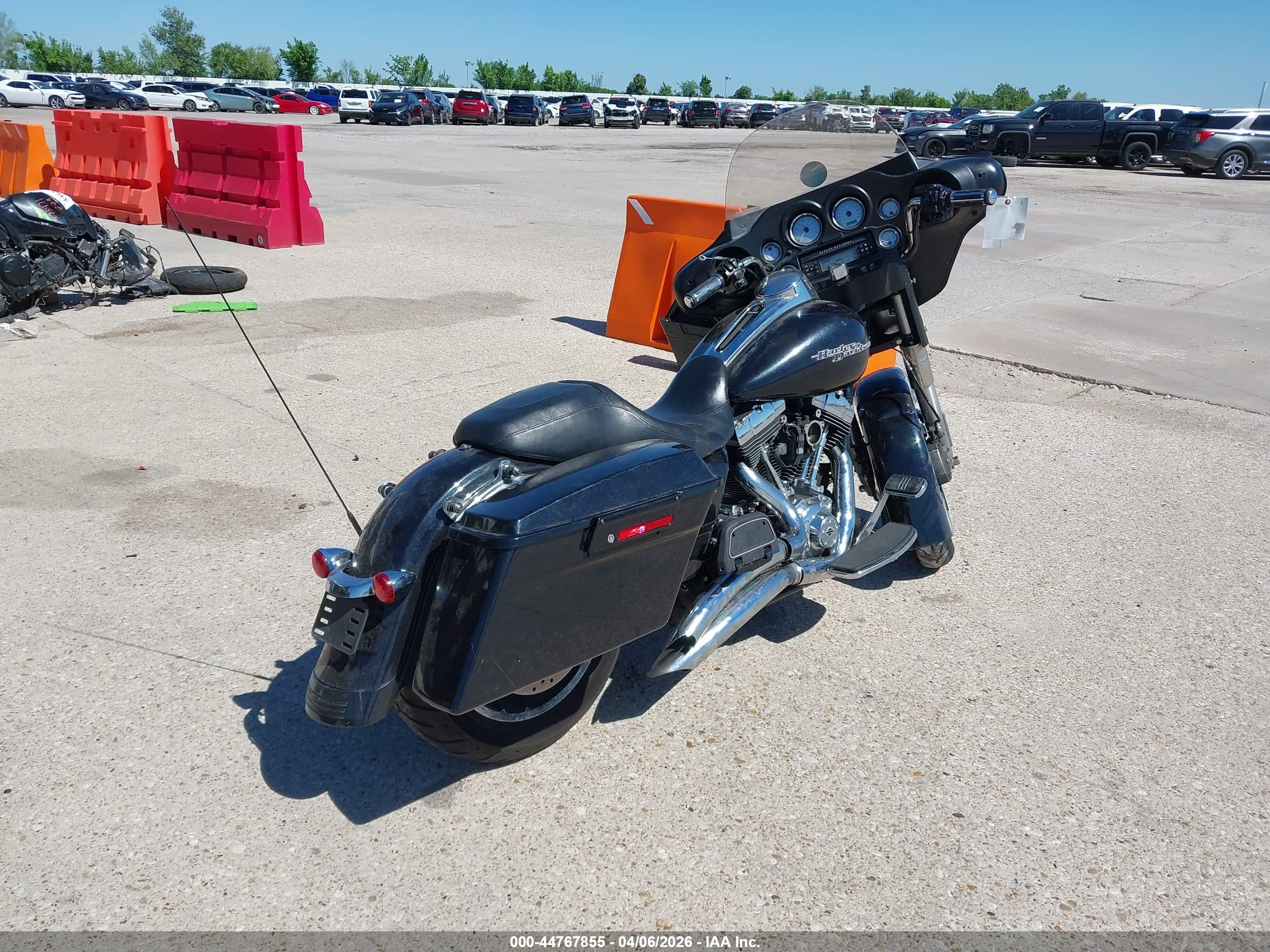 HARLEY-DAVIDSON FLHX image 4
