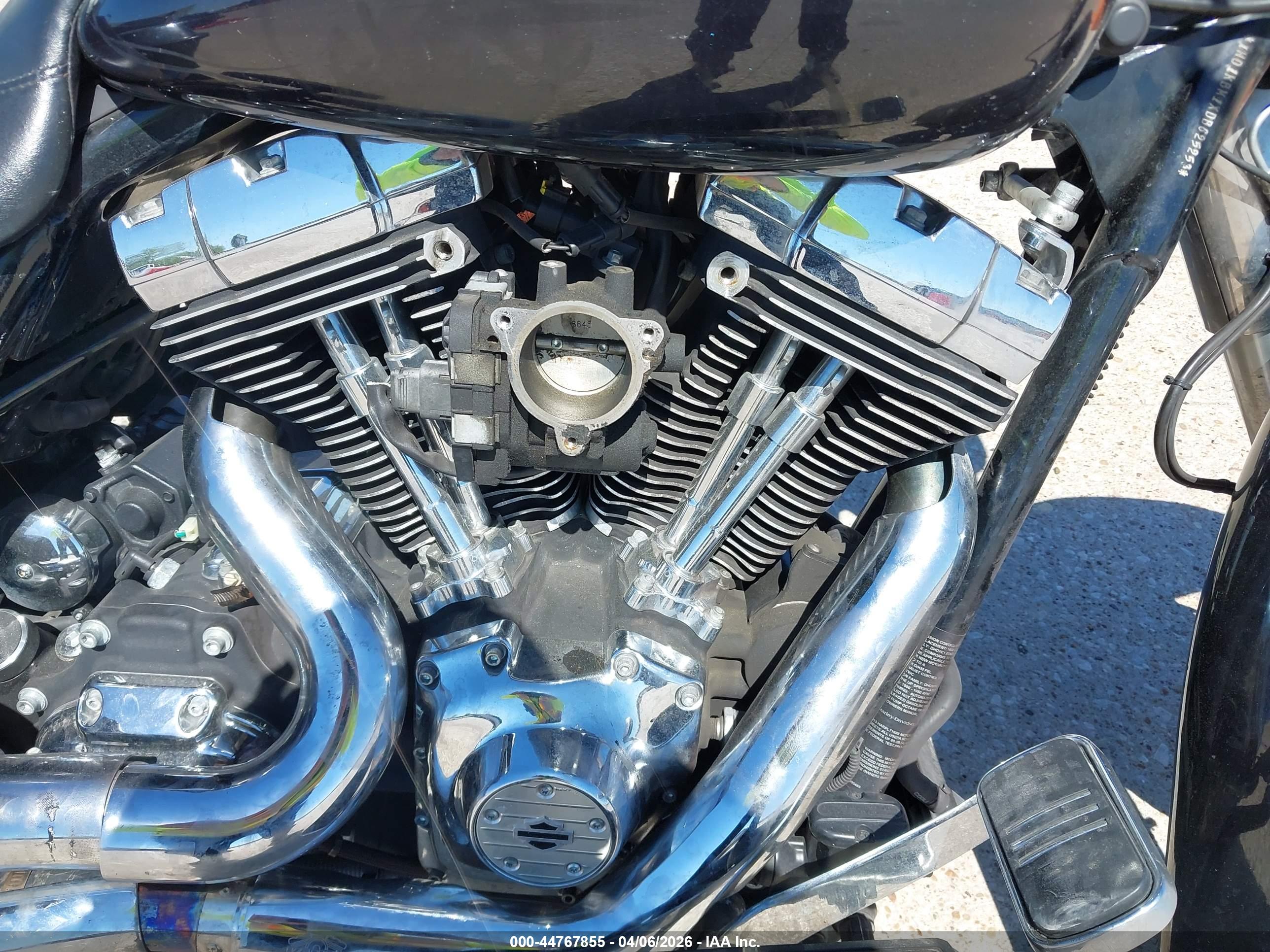 HARLEY-DAVIDSON FLHX image 8