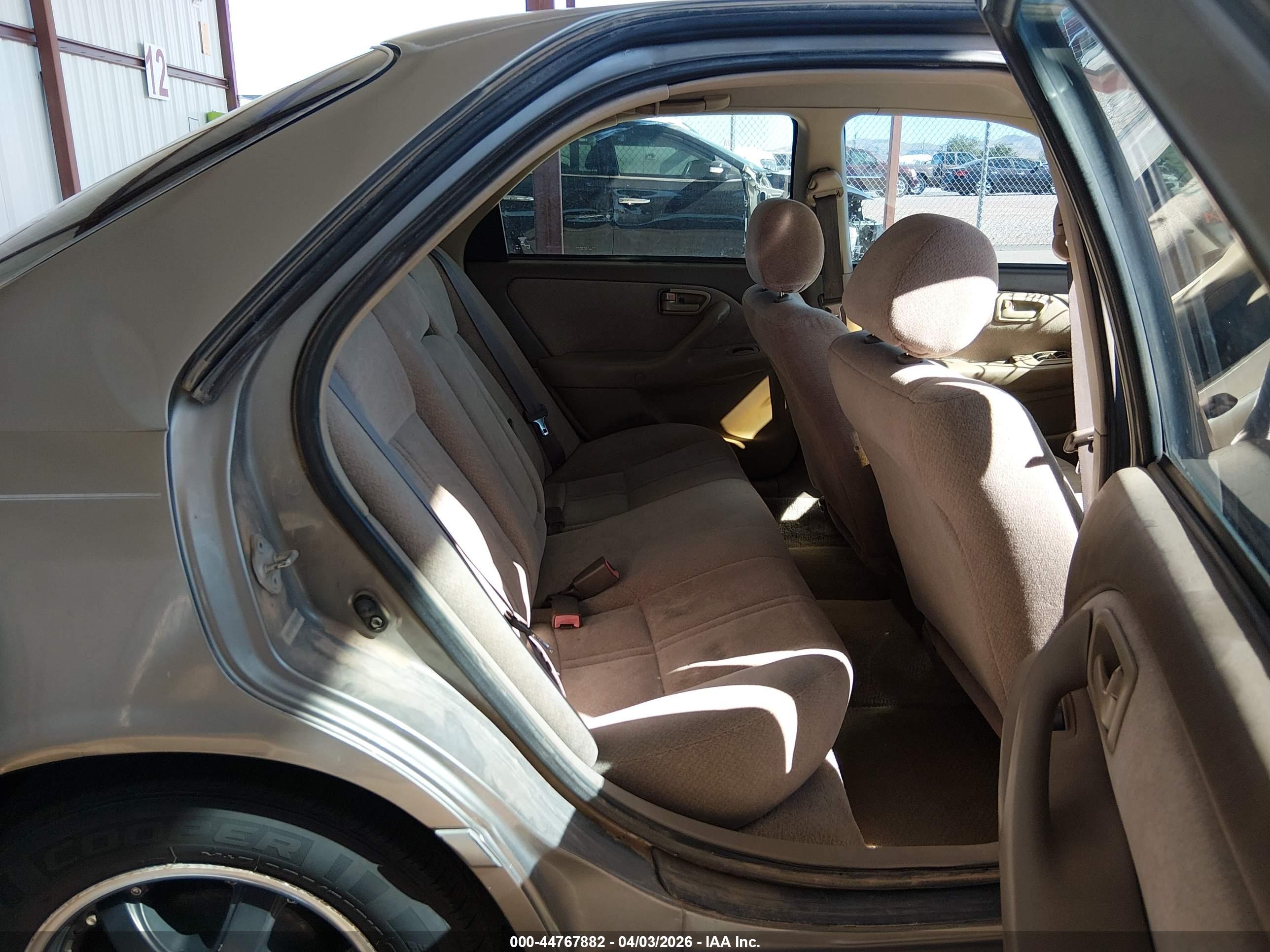 TOYOTA CAMRY image 8