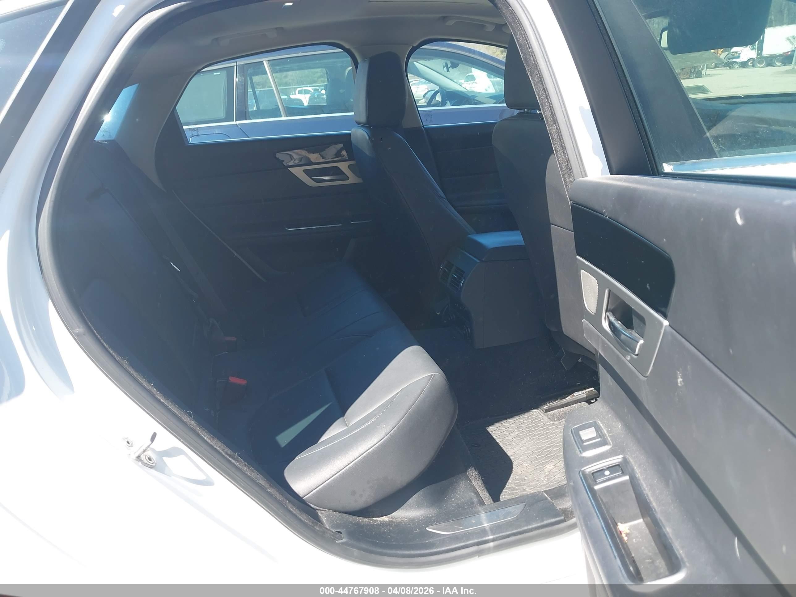 JAGUAR XF image 8