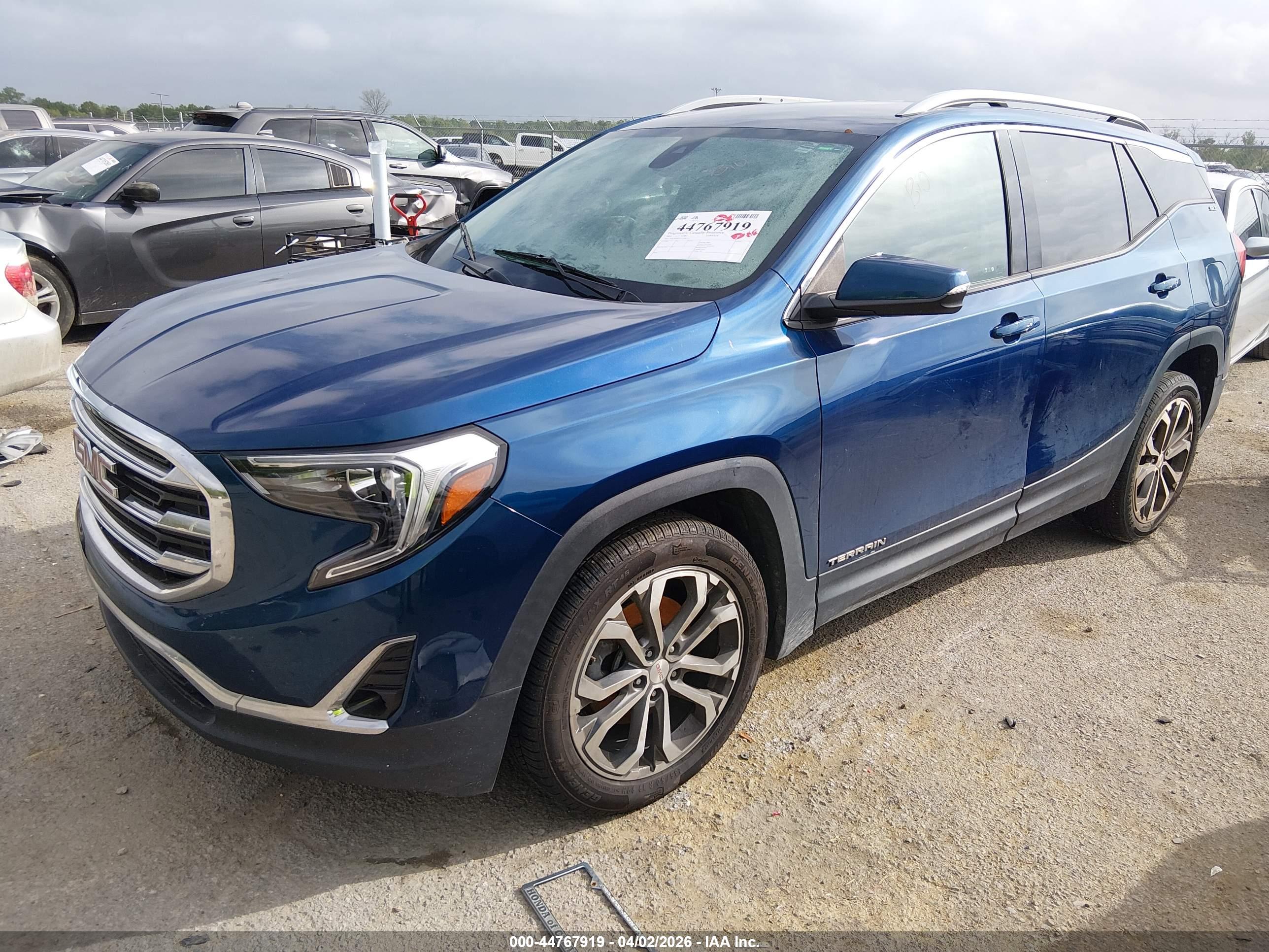 GMC TERRAIN image 2