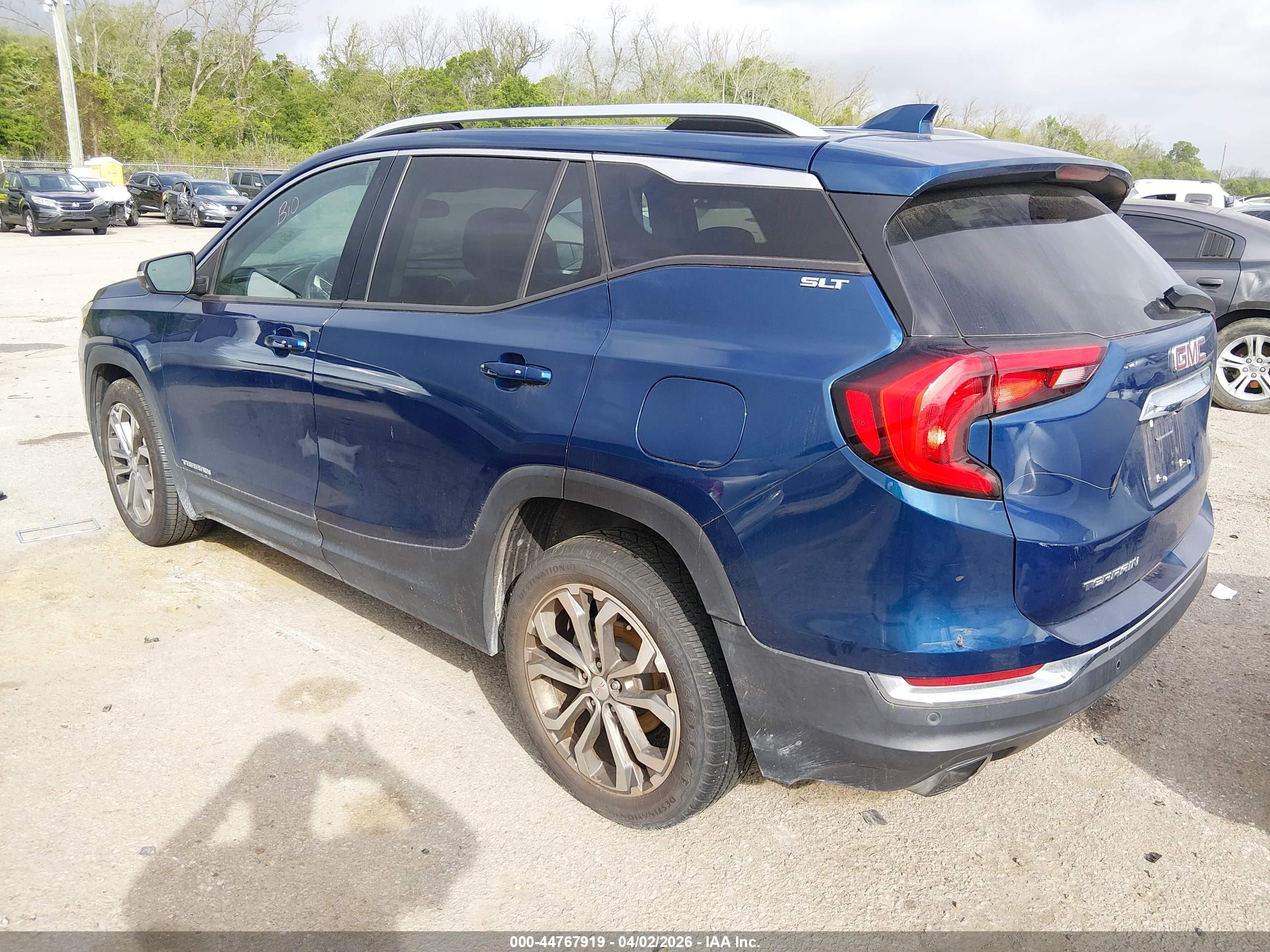 GMC TERRAIN image 3