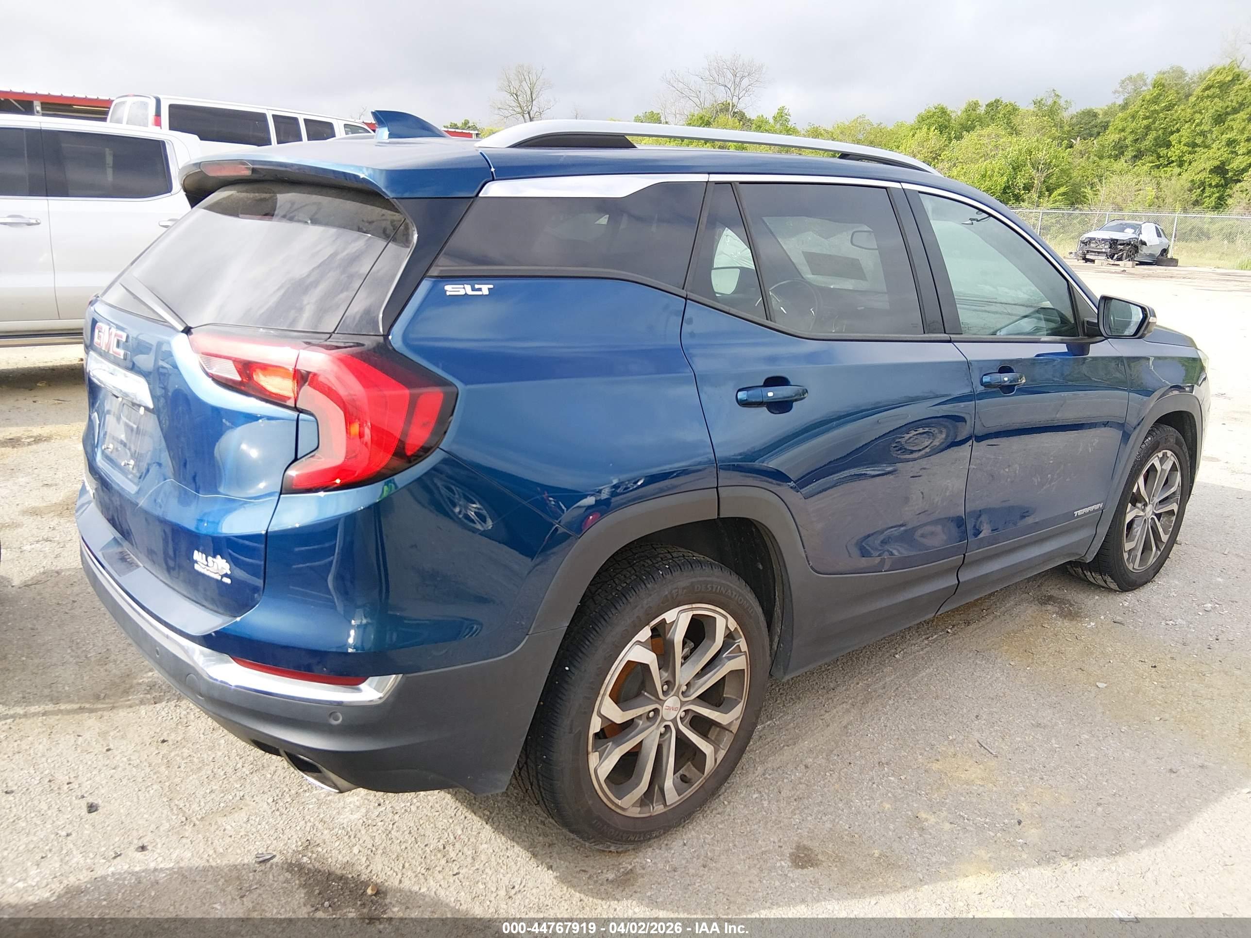 GMC TERRAIN image 4