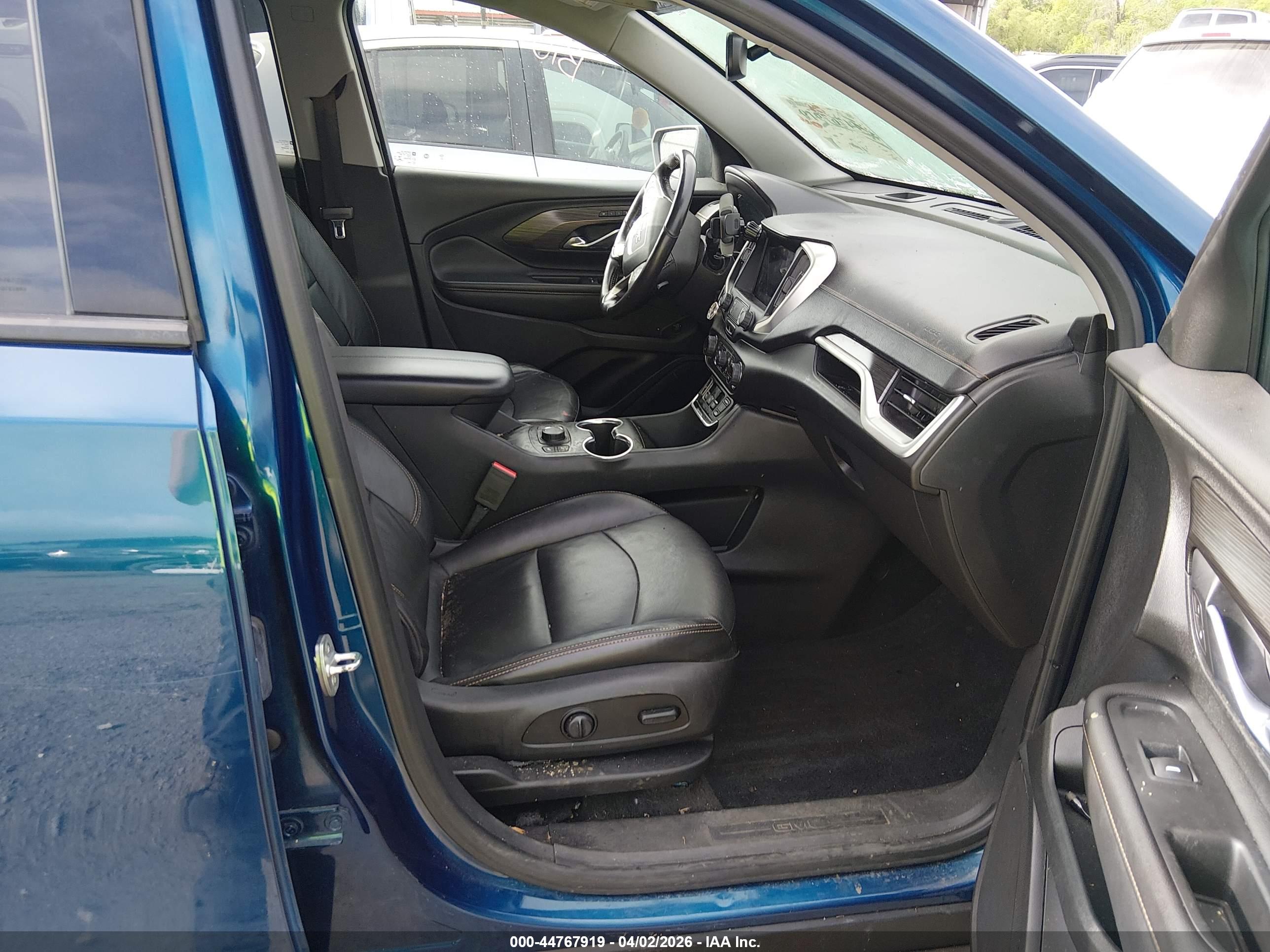 GMC TERRAIN image 5
