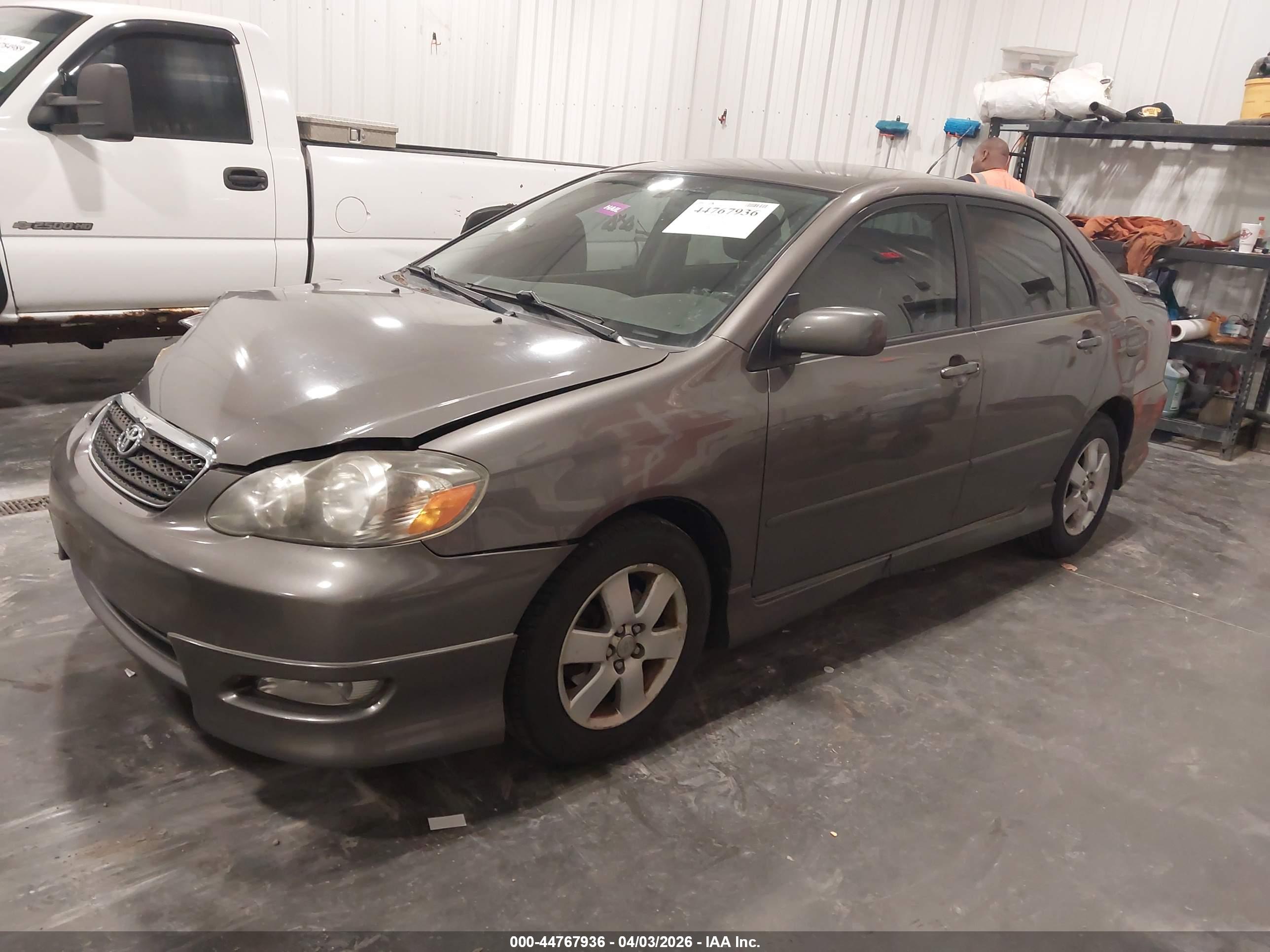 TOYOTA COROLLA image 2