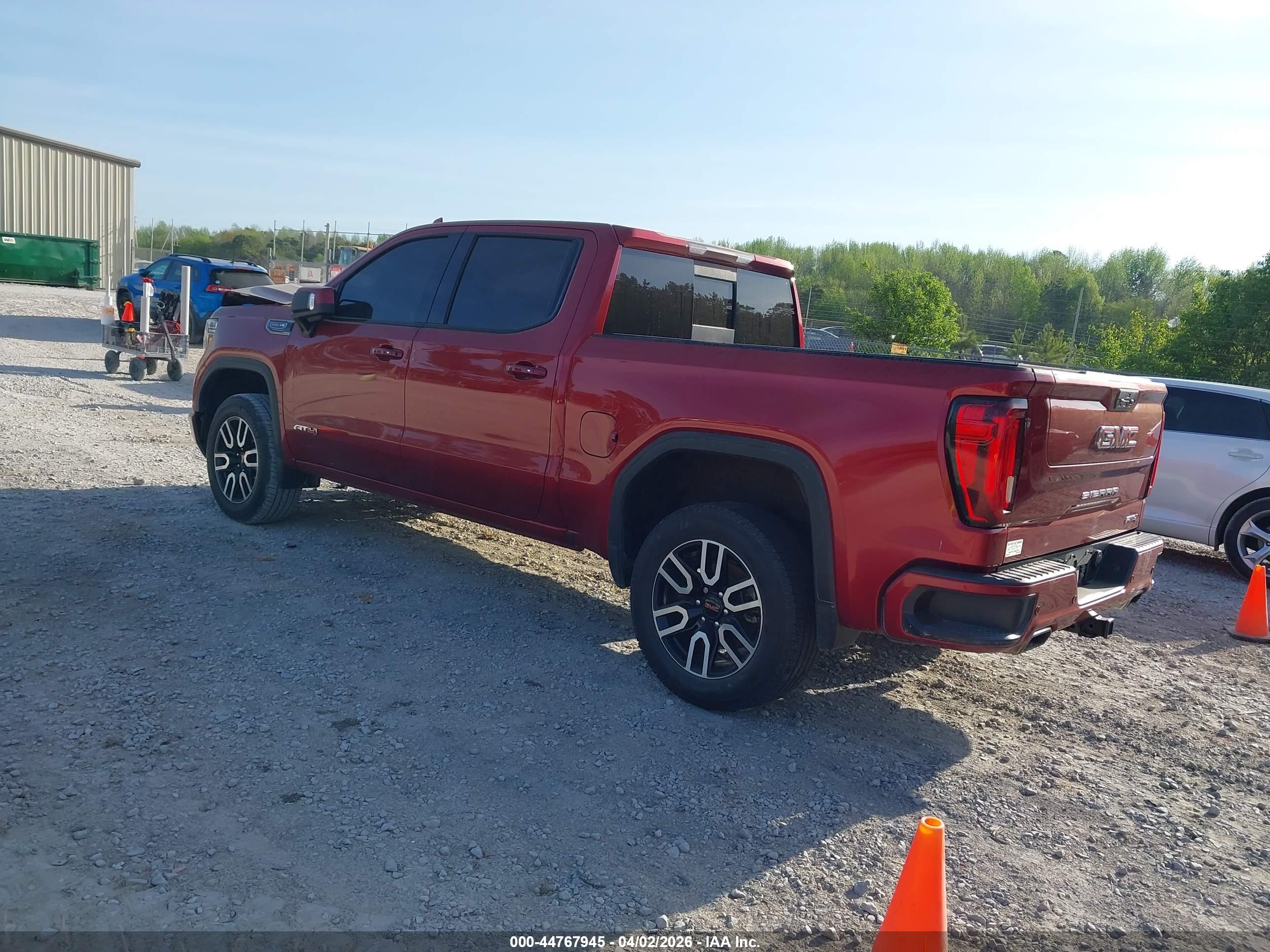 GMC SIERRA image 3