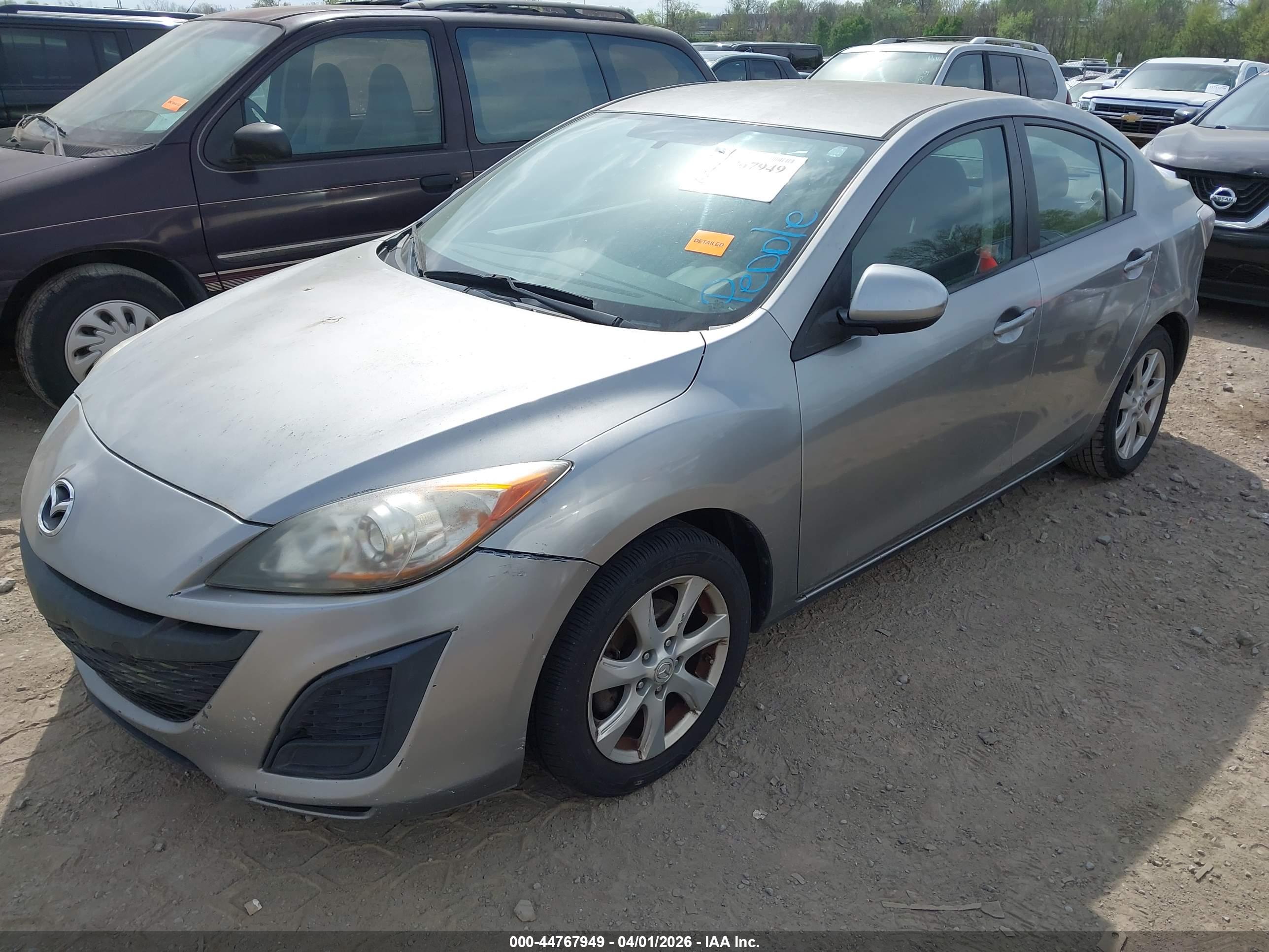 MAZDA MAZDA3 image 2