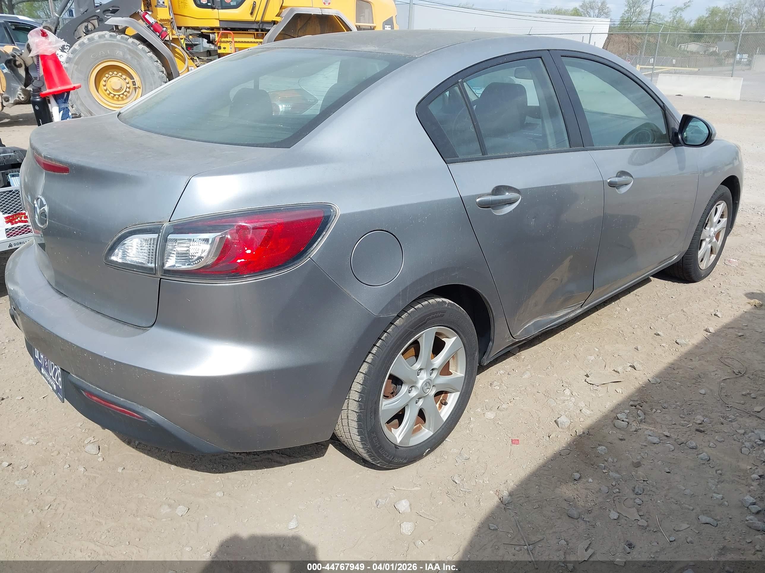 MAZDA MAZDA3 image 4