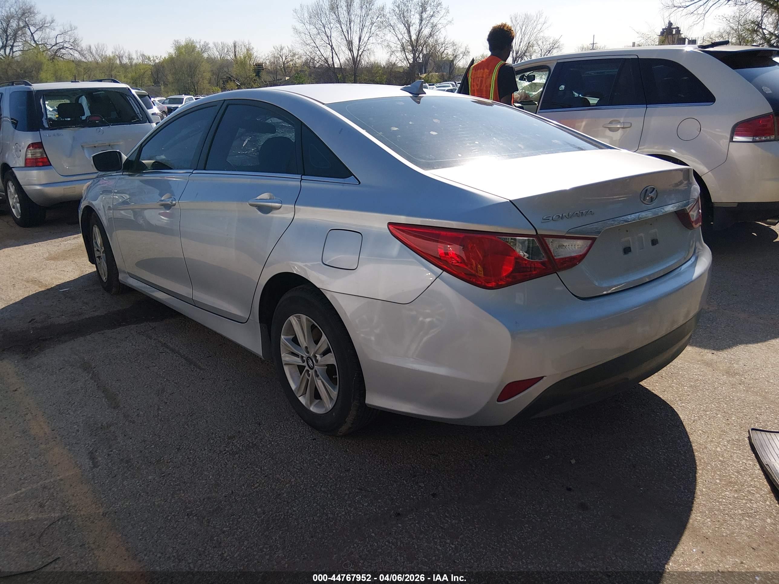 HYUNDAI SONATA image 3