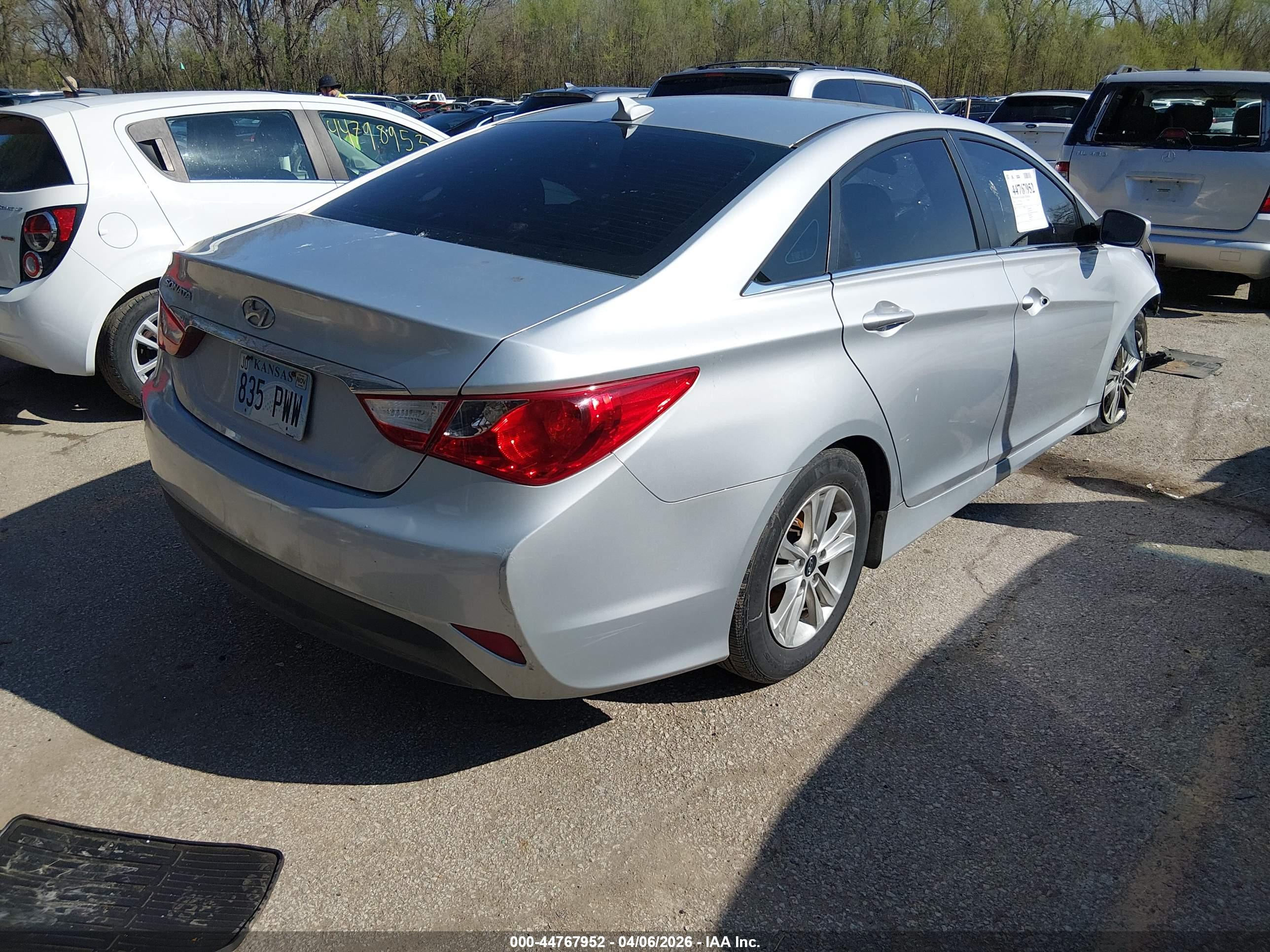 HYUNDAI SONATA image 4