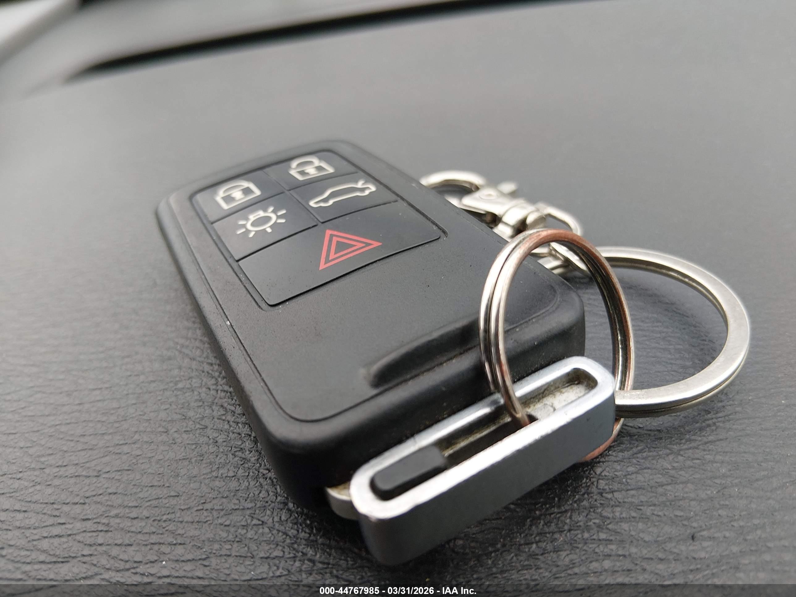 VOLVO S60 image 11