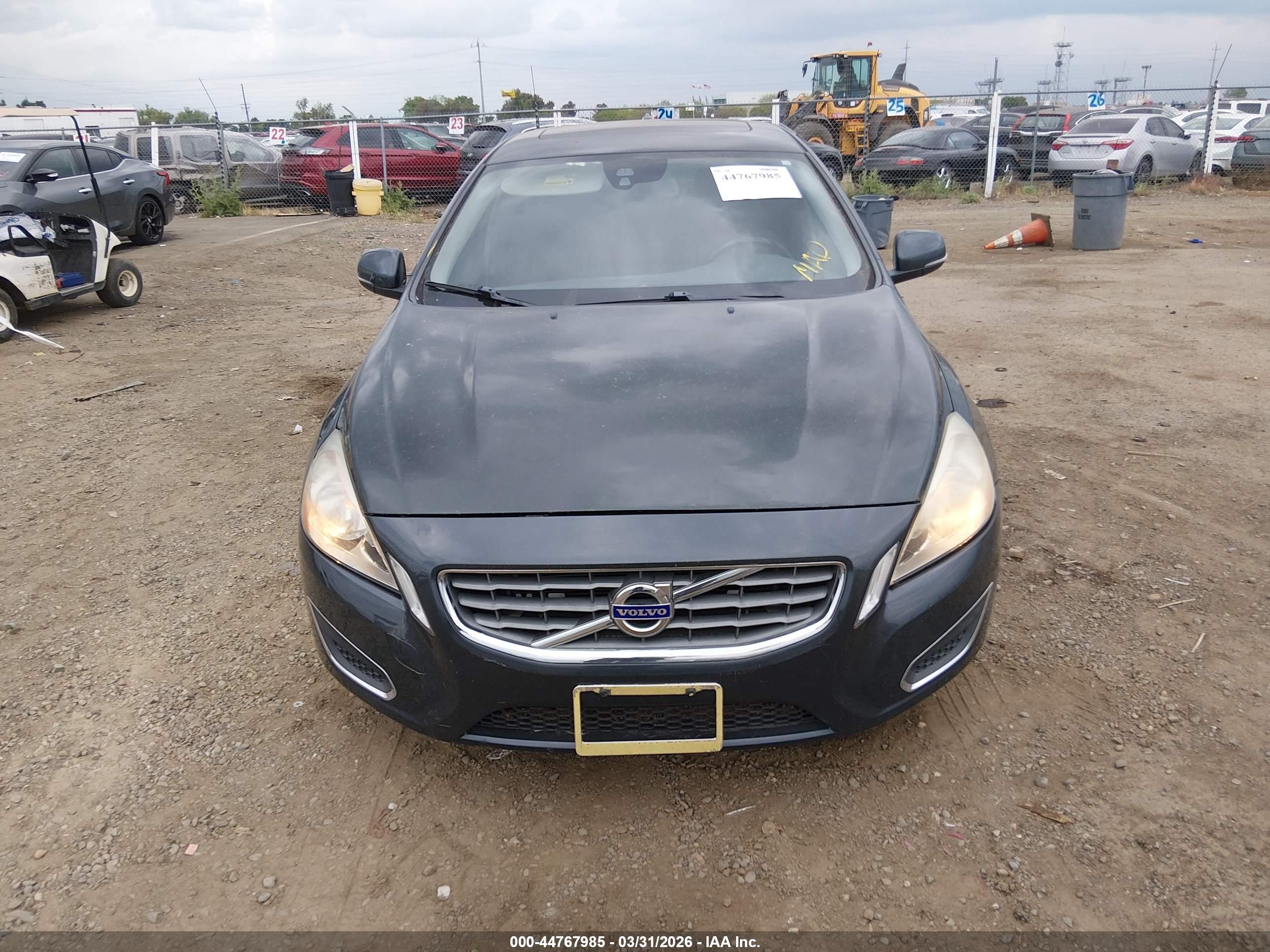 VOLVO S60 image 6