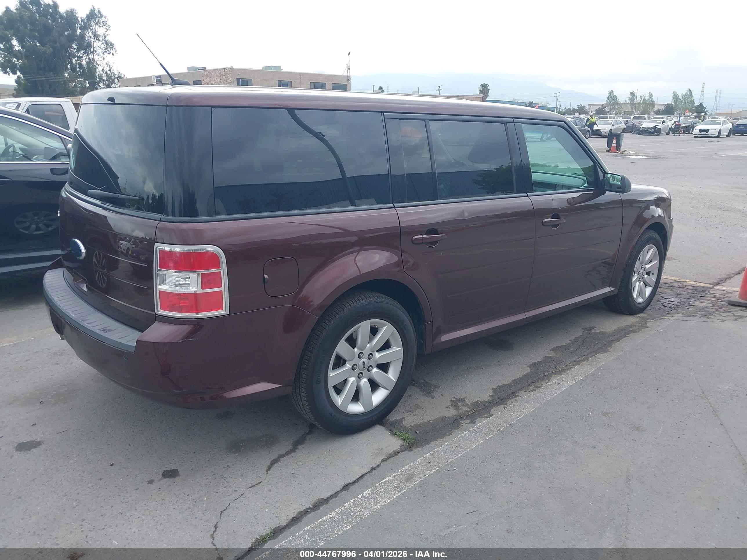 FORD FLEX image 4