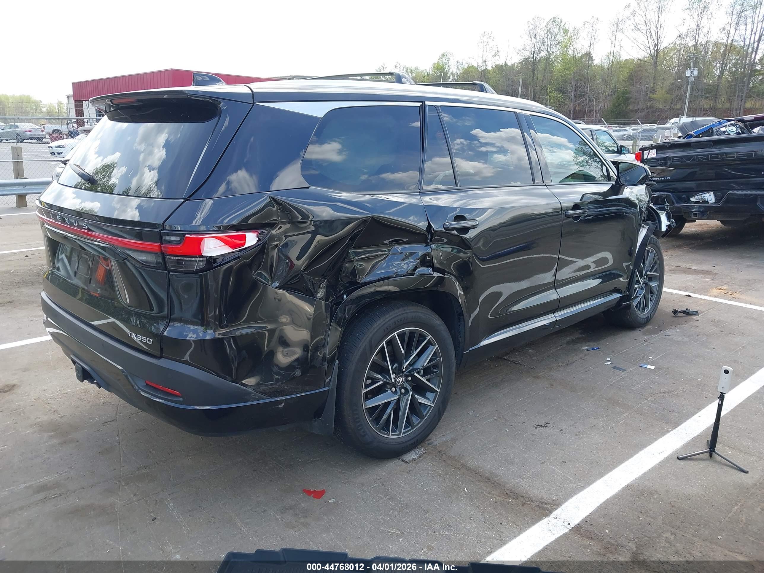 LEXUS TX image 4