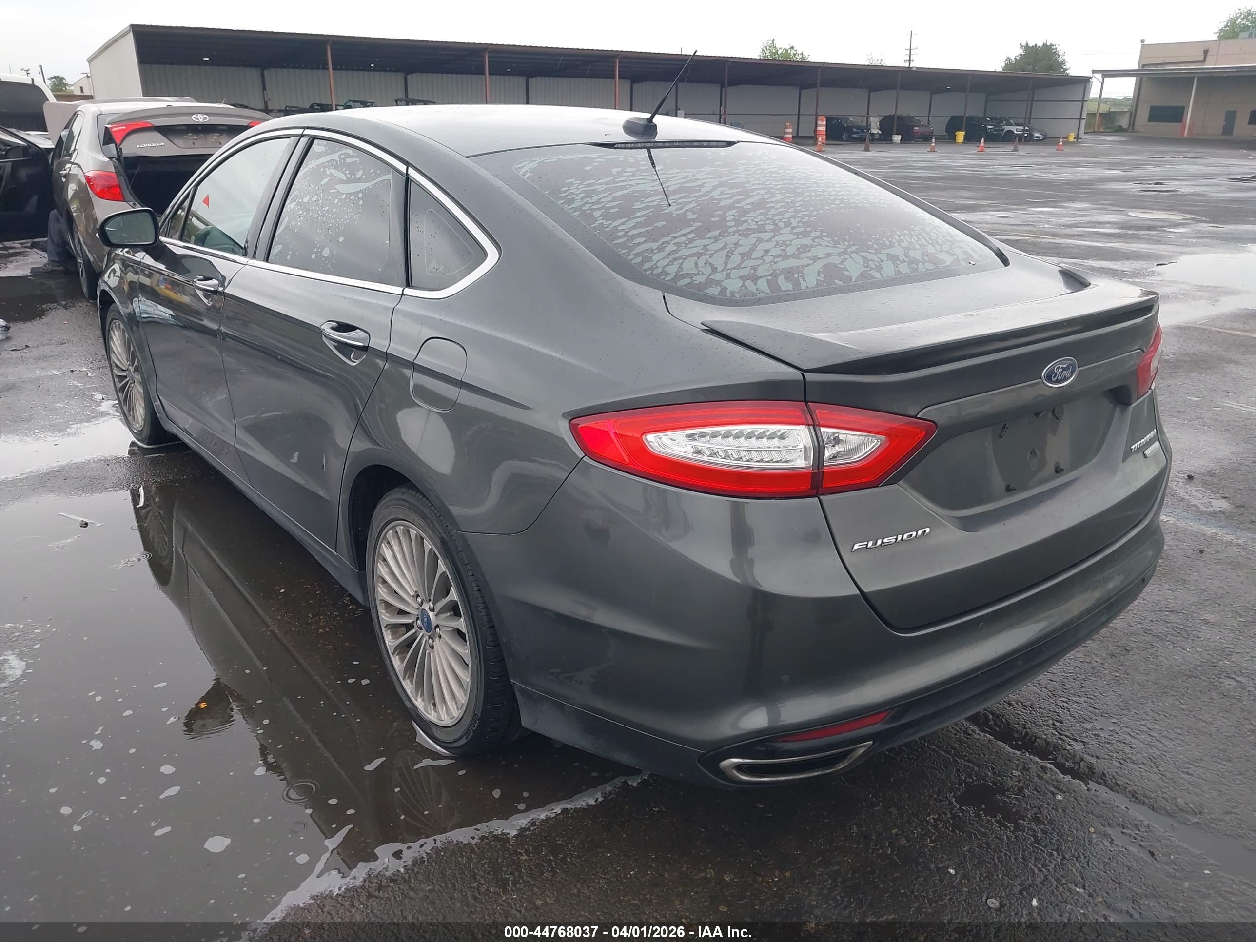 FORD FUSION image 3