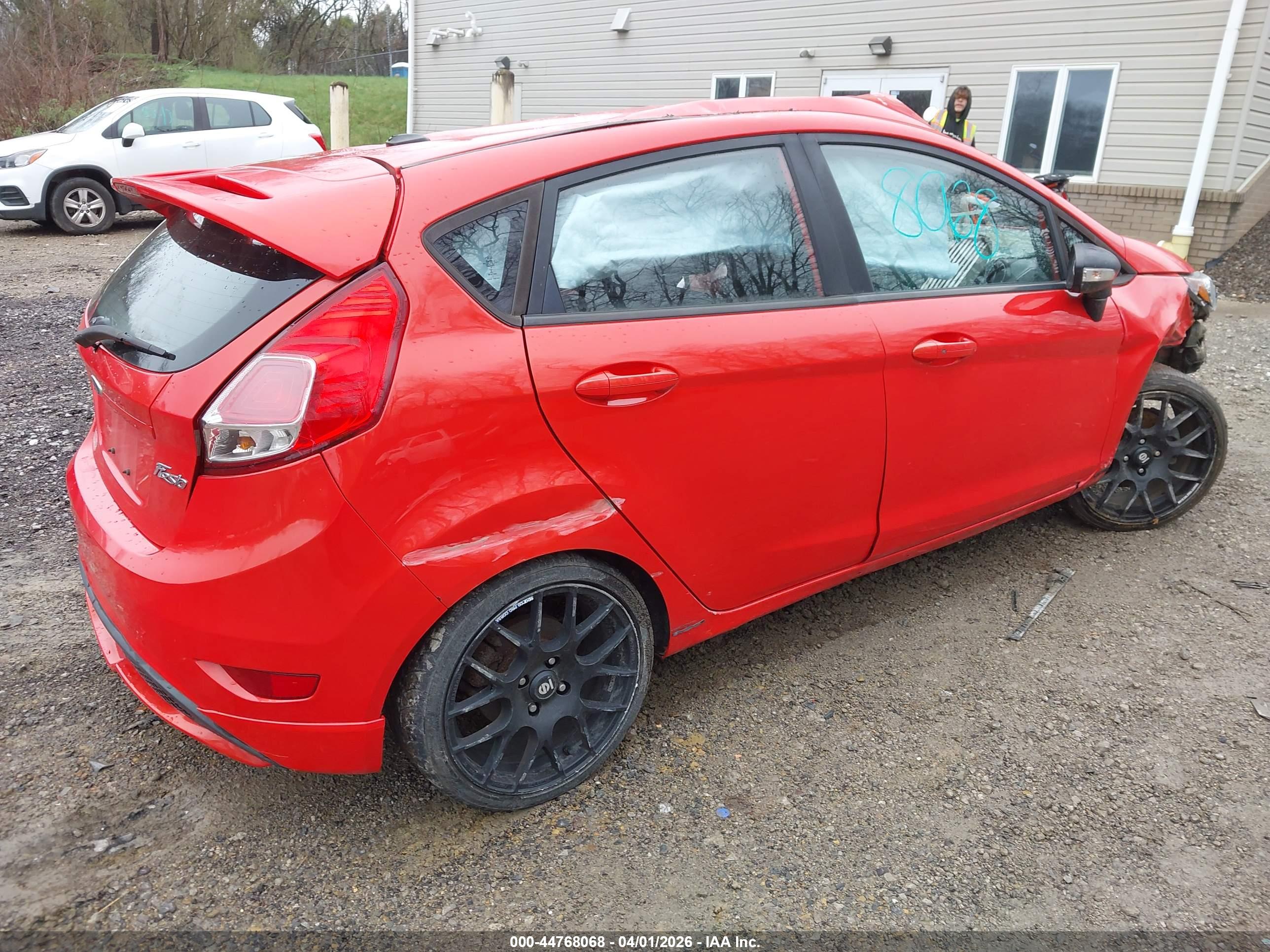 FORD FIESTA image 4
