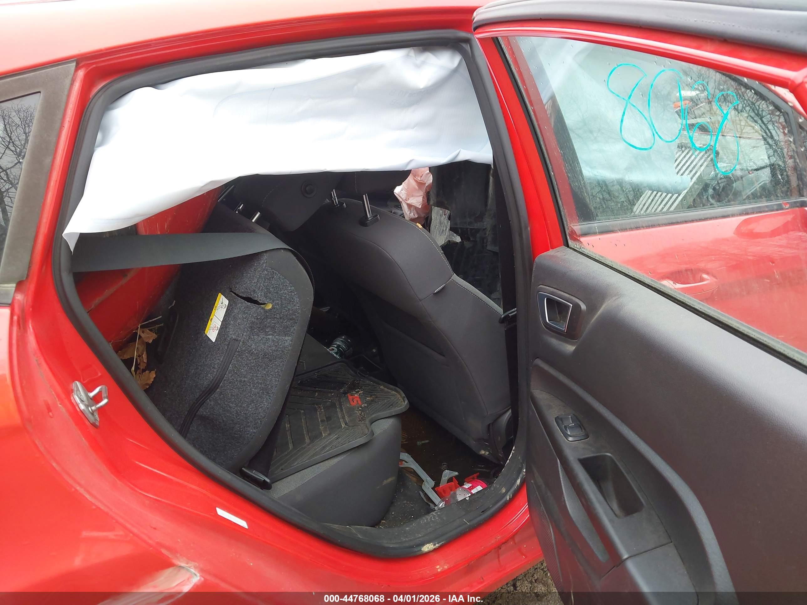FORD FIESTA image 8