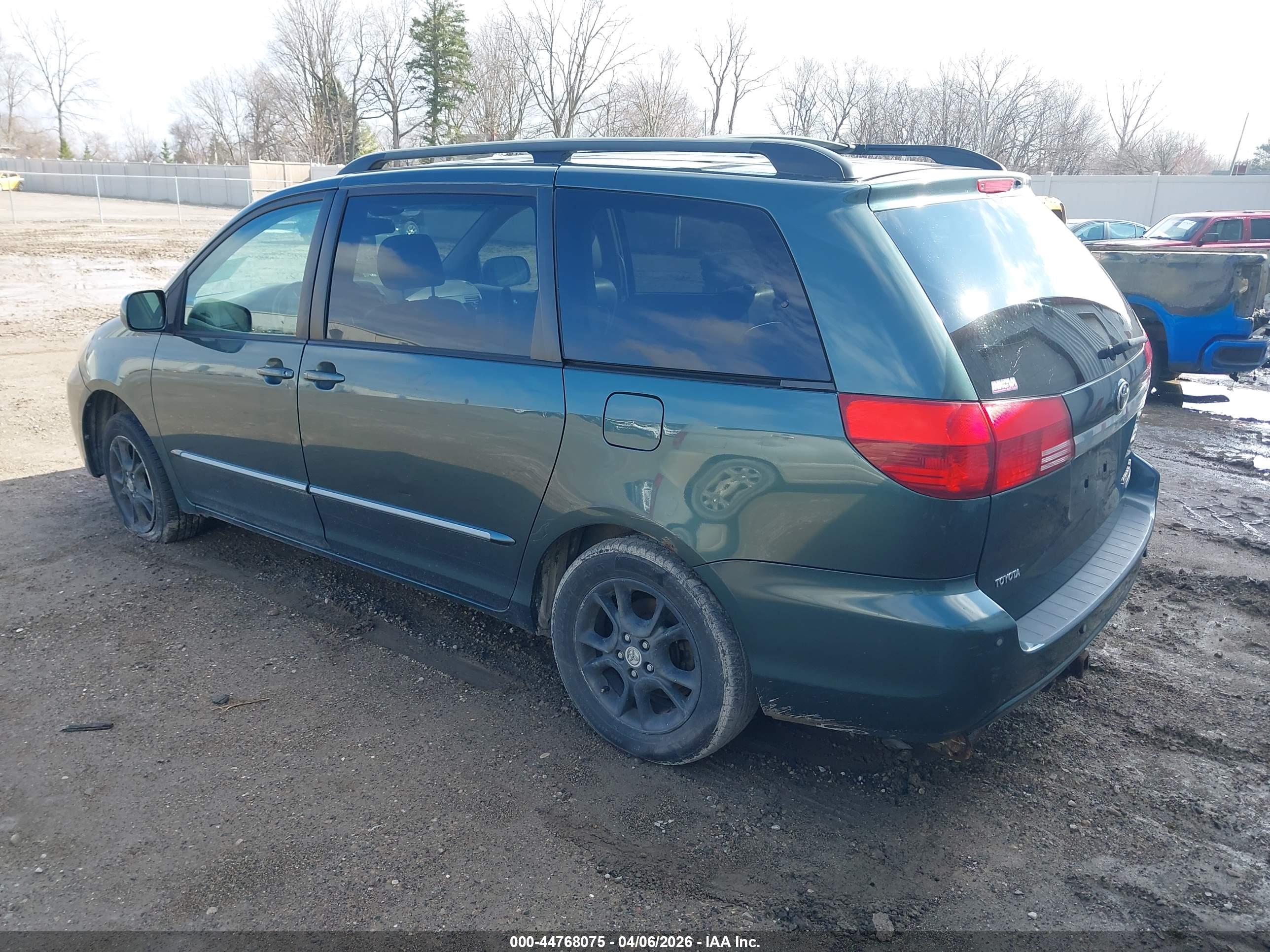 TOYOTA SIENNA image 3