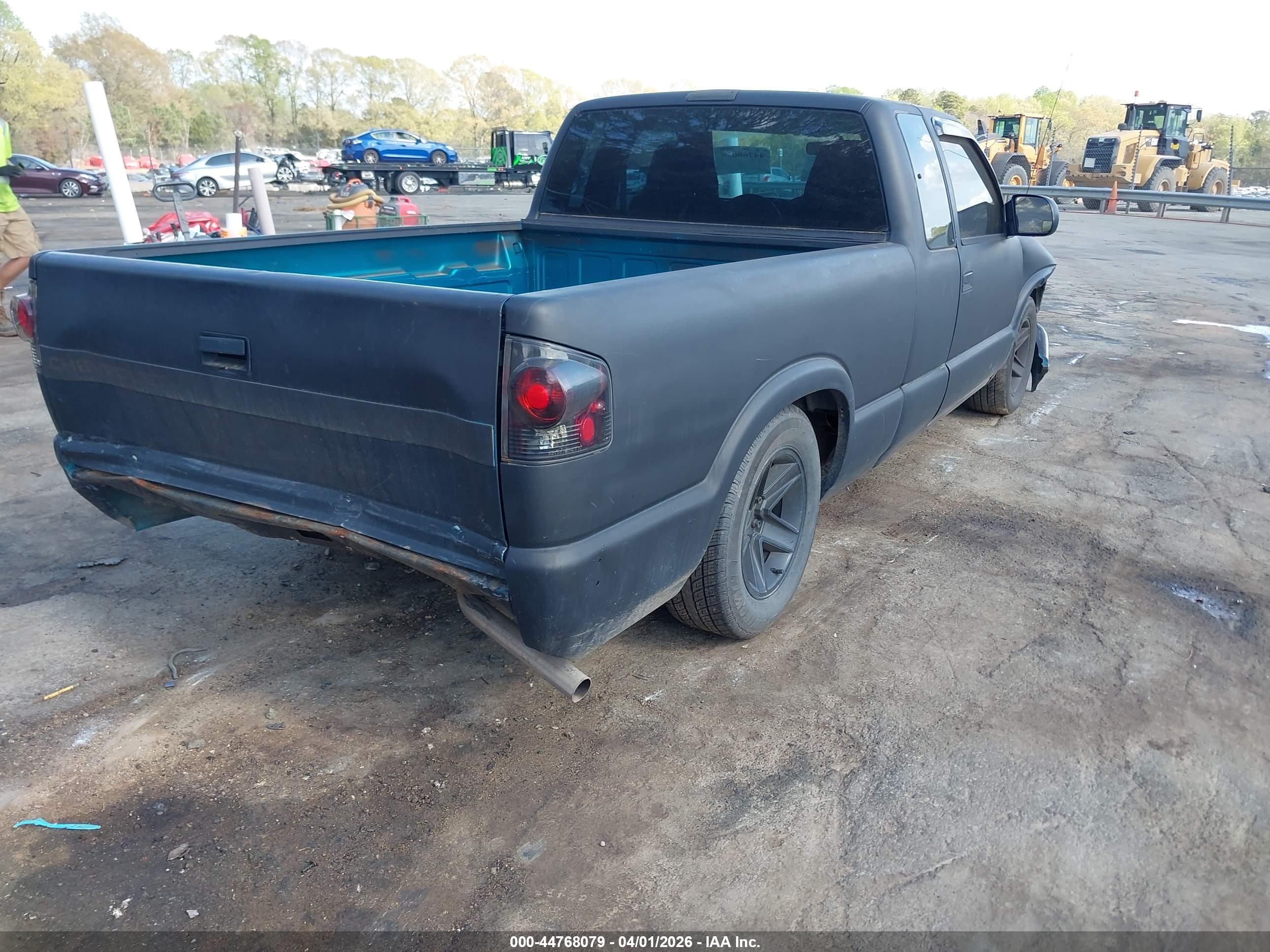 CHEVROLET S image 4