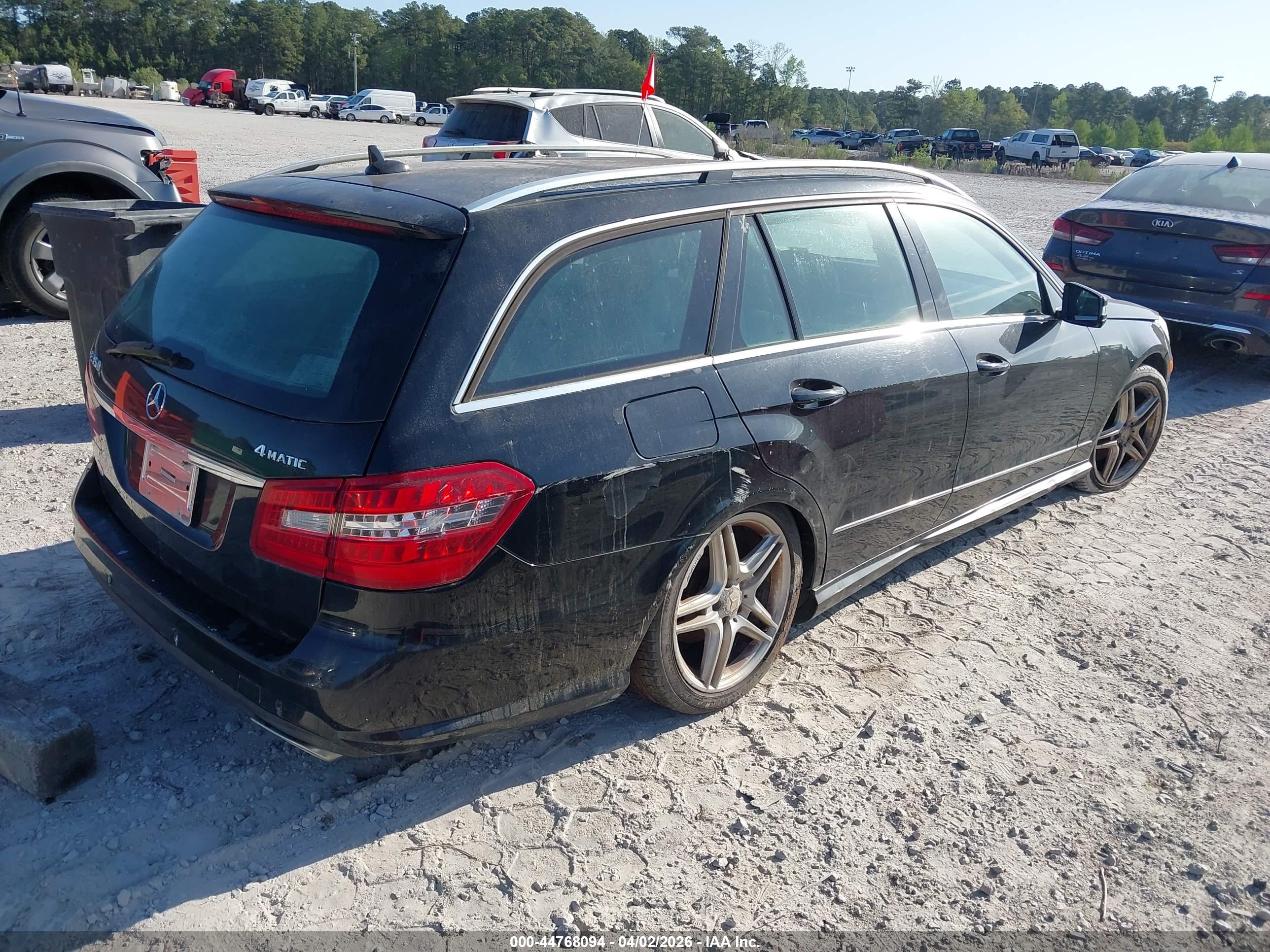 MERCEDES-BENZ E image 4
