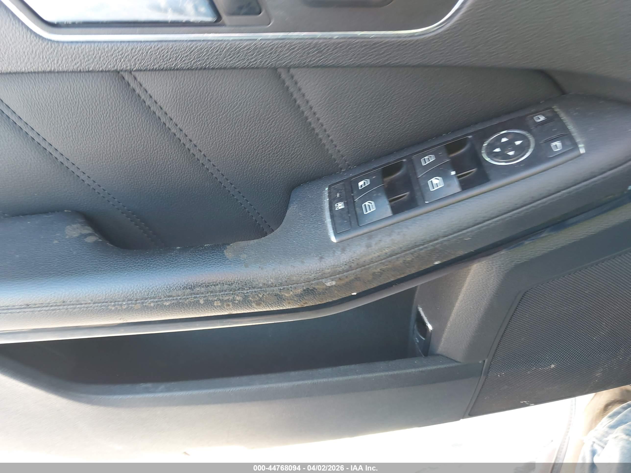 MERCEDES-BENZ E image 6