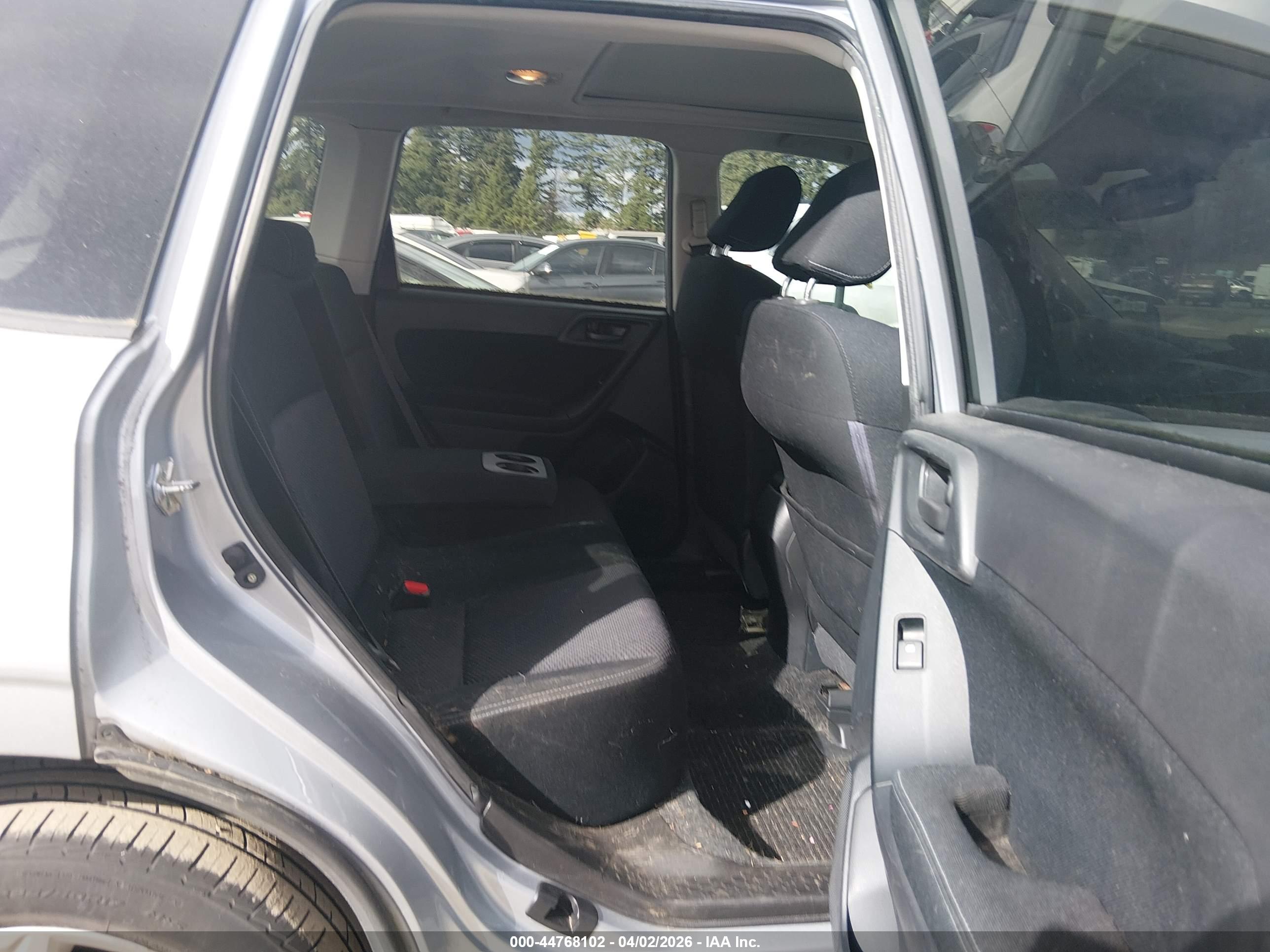SUBARU FORESTER image 8