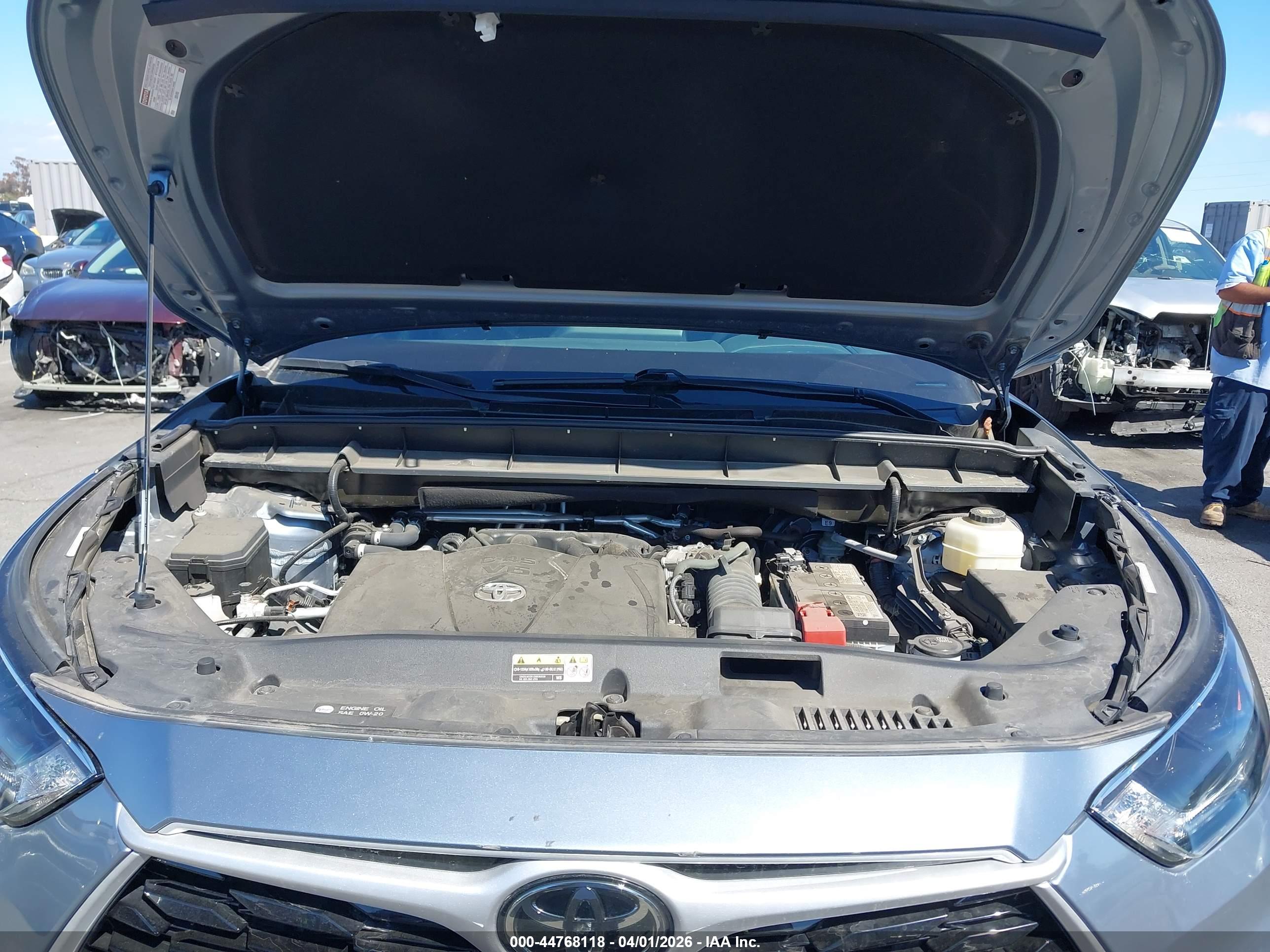 TOYOTA HIGHLANDER image 10