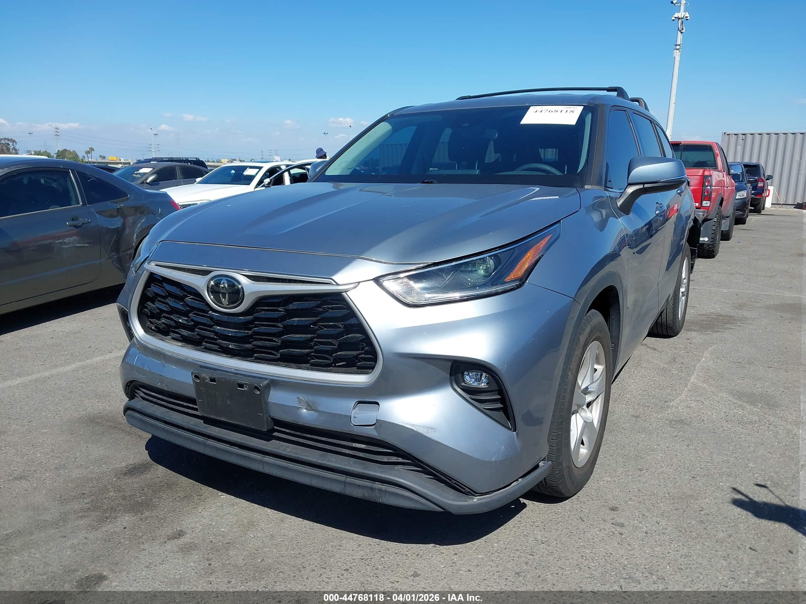 TOYOTA HIGHLANDER image 2