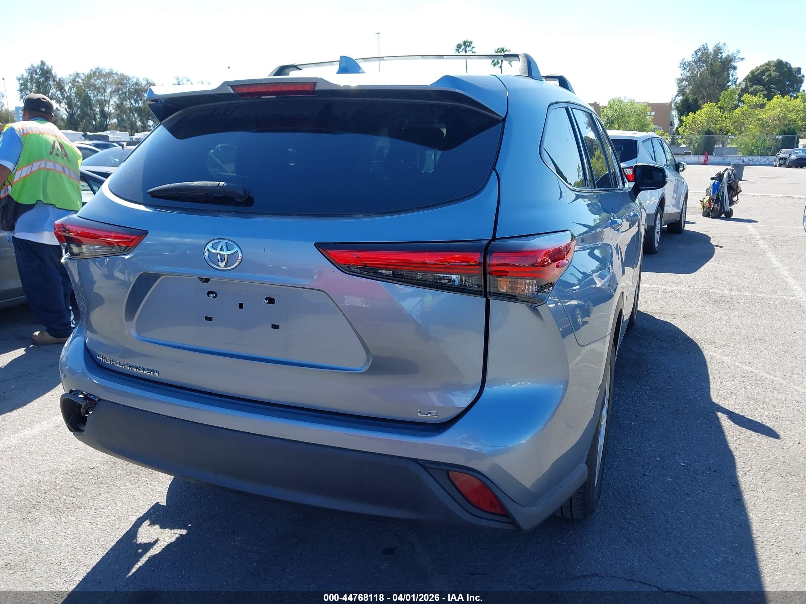 TOYOTA HIGHLANDER image 4