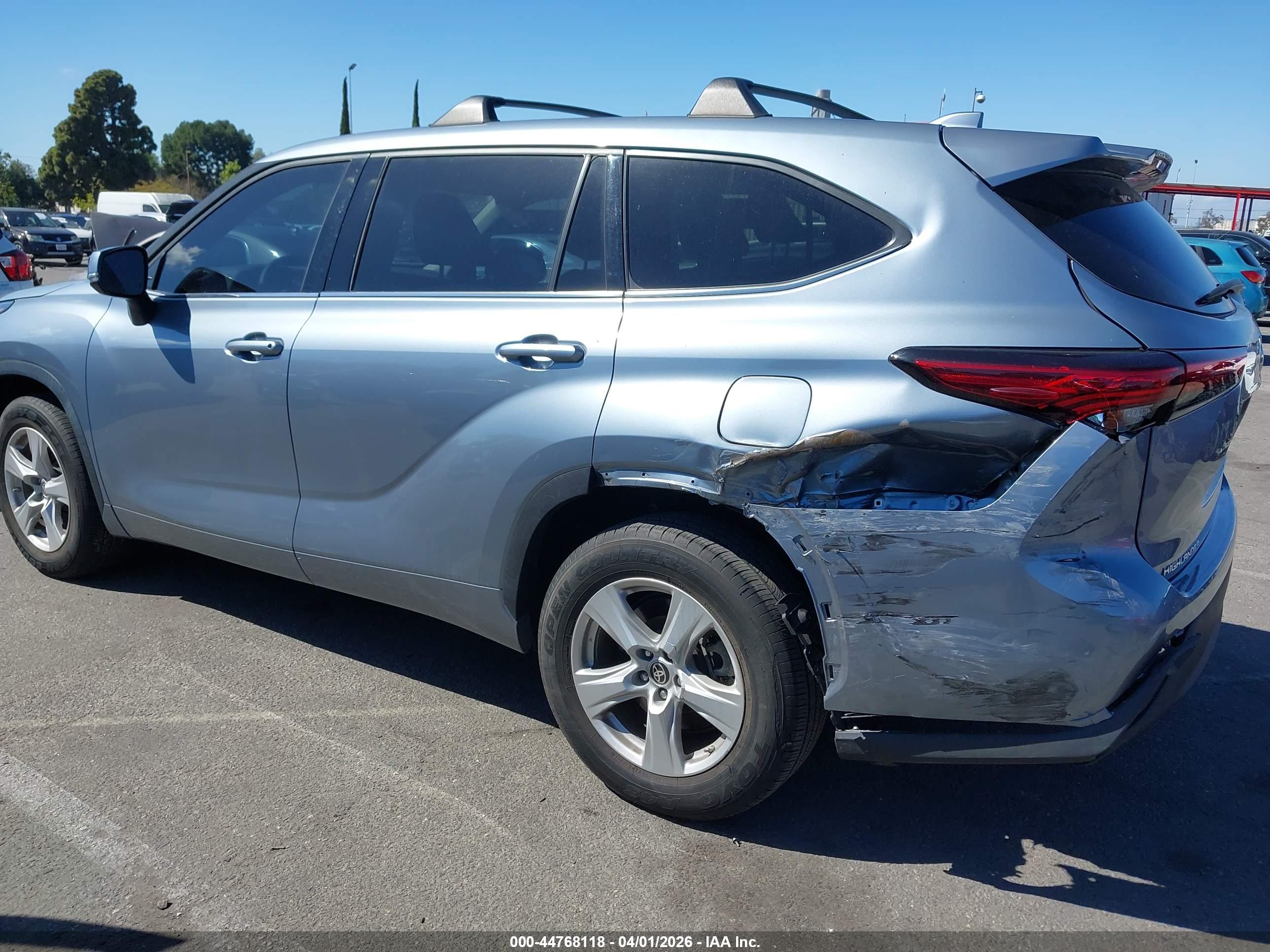 TOYOTA HIGHLANDER image 6