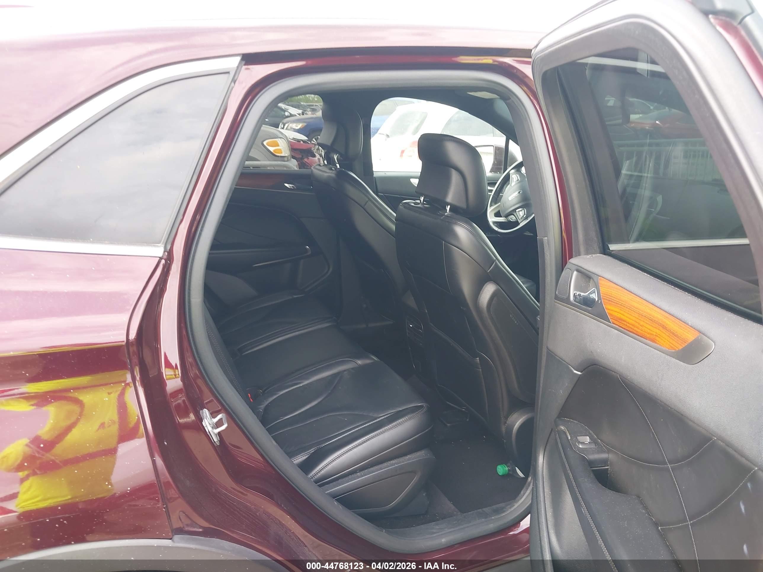 LINCOLN MKC image 8