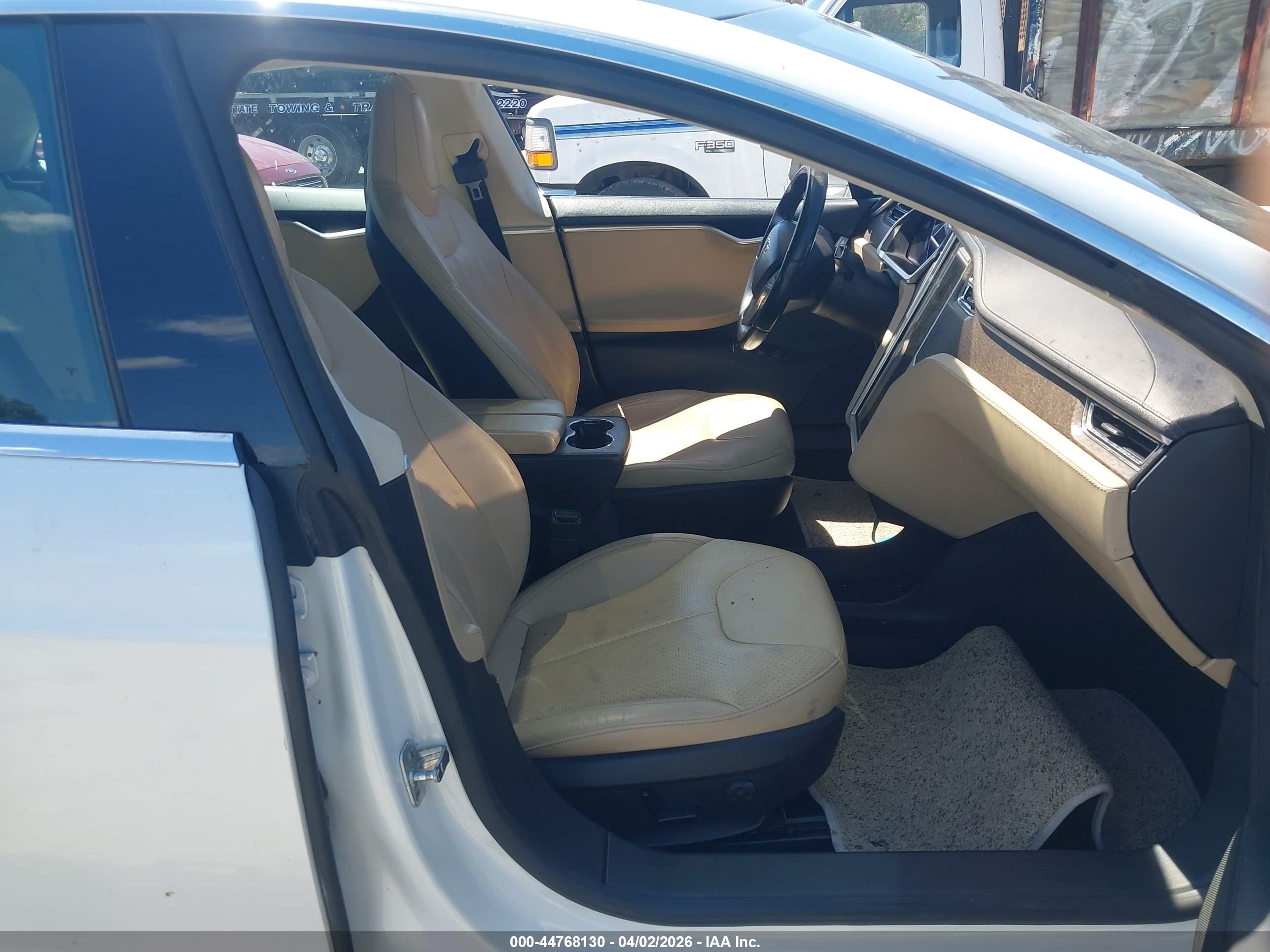TESLA MODEL image 5
