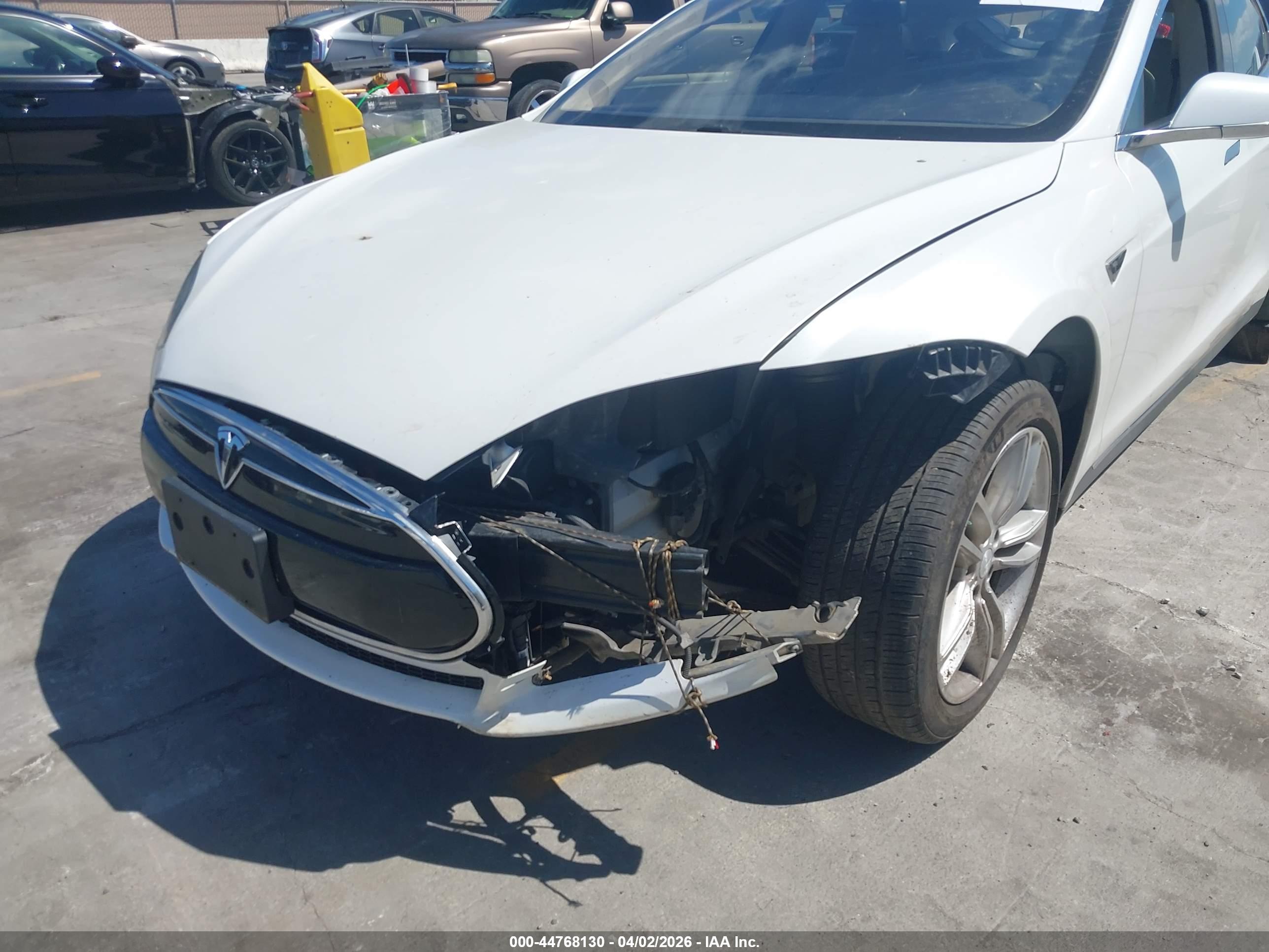 TESLA MODEL image 6