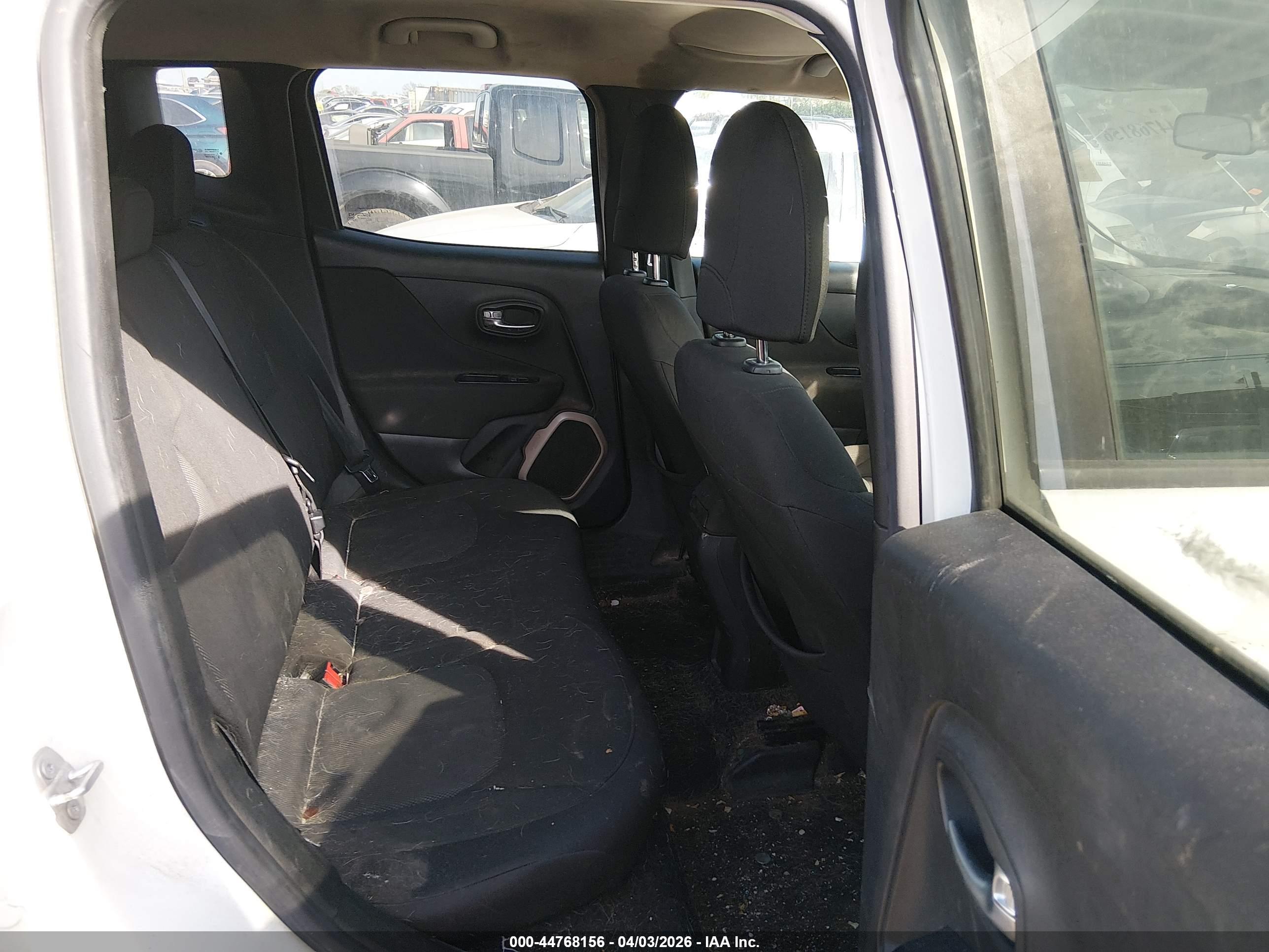 JEEP RENEGADE image 8