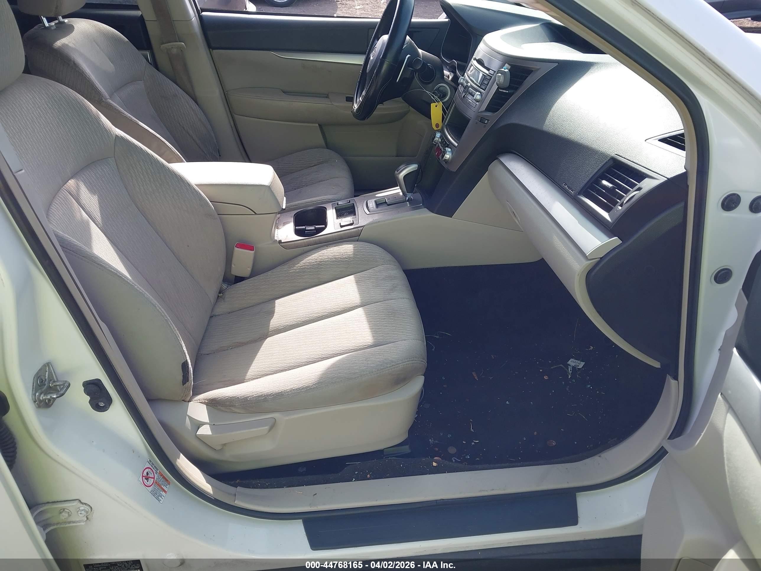 SUBARU OUTBACK image 5
