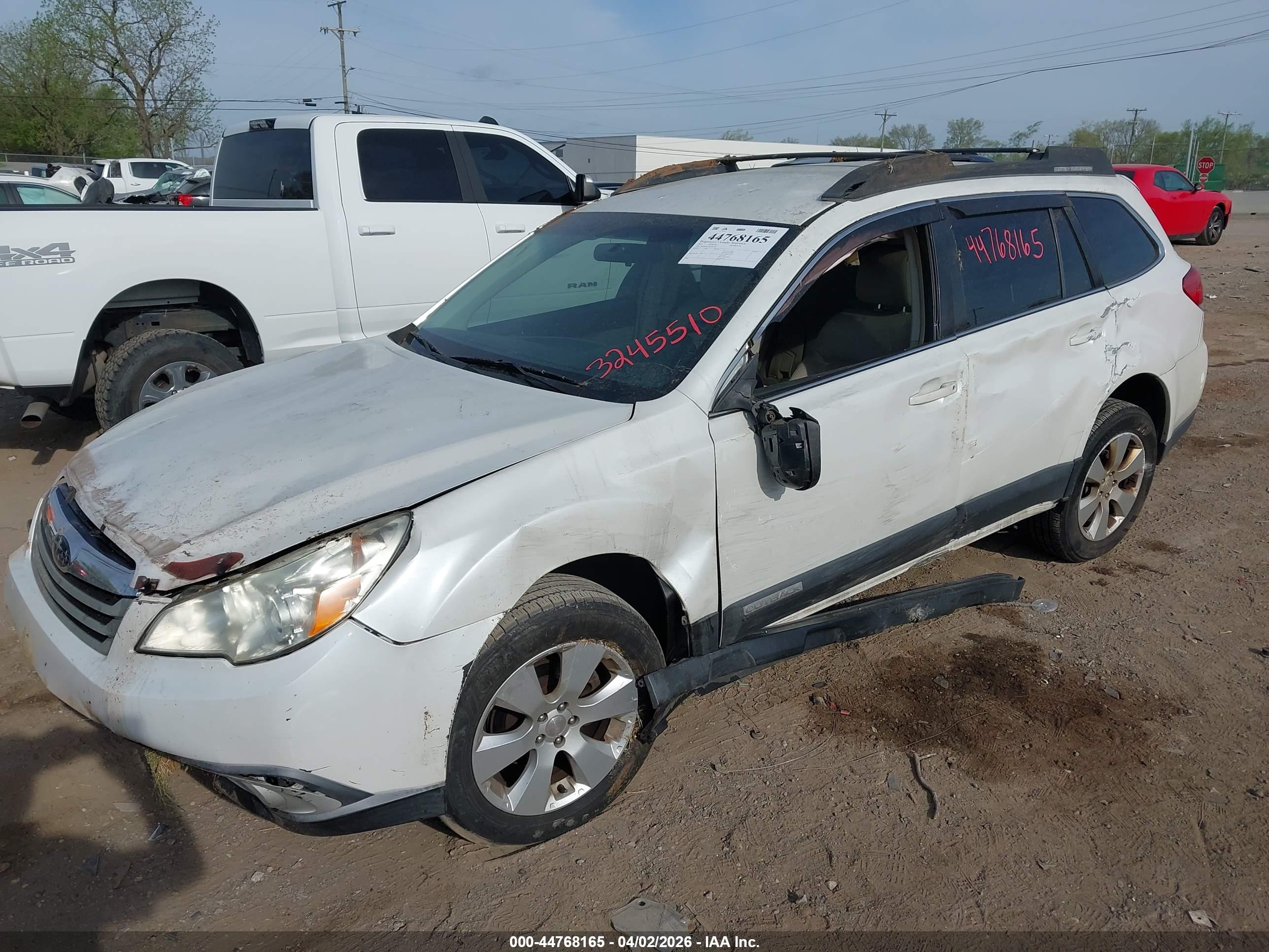 SUBARU OUTBACK image 6