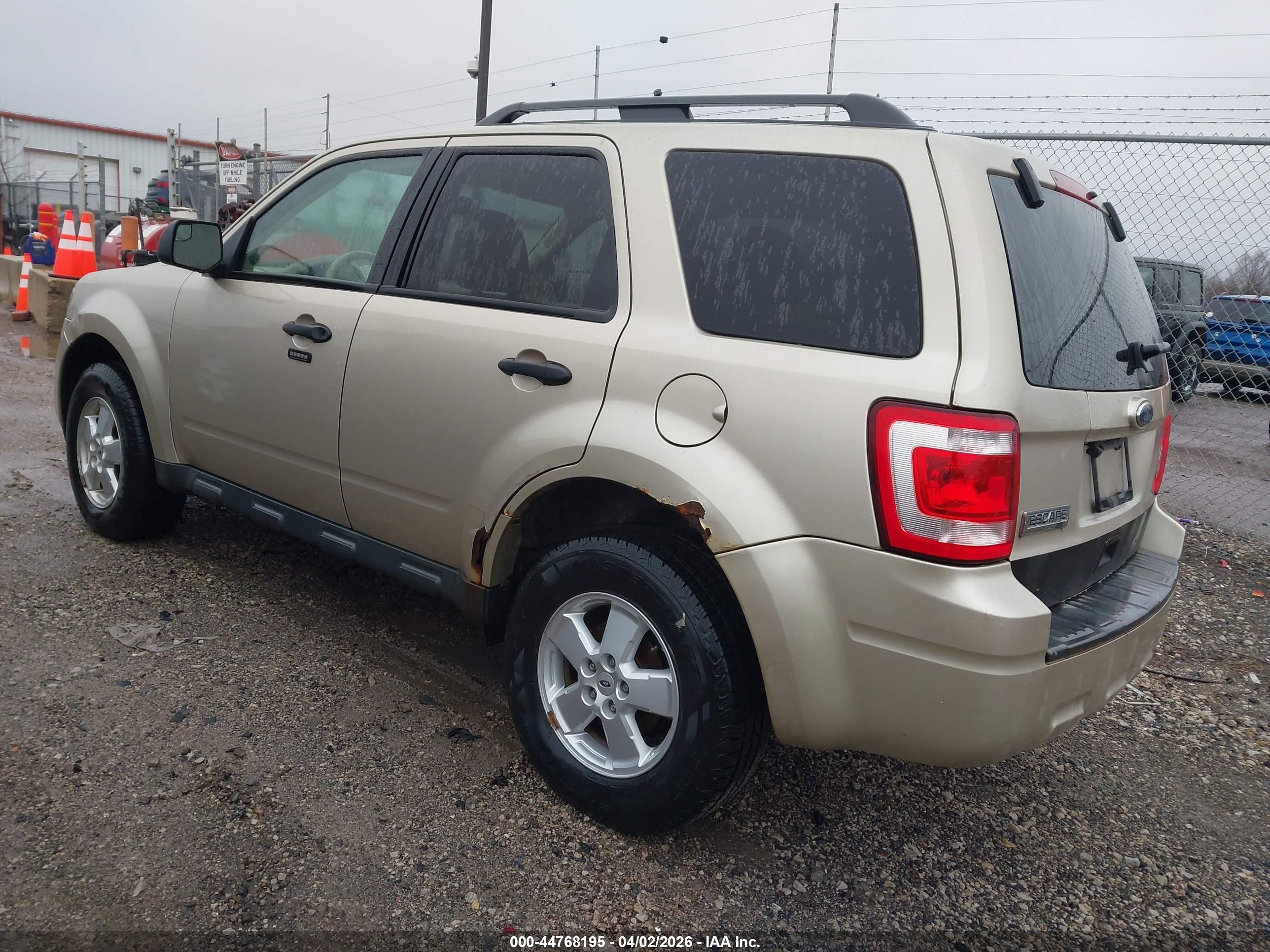 FORD ESCAPE image 3