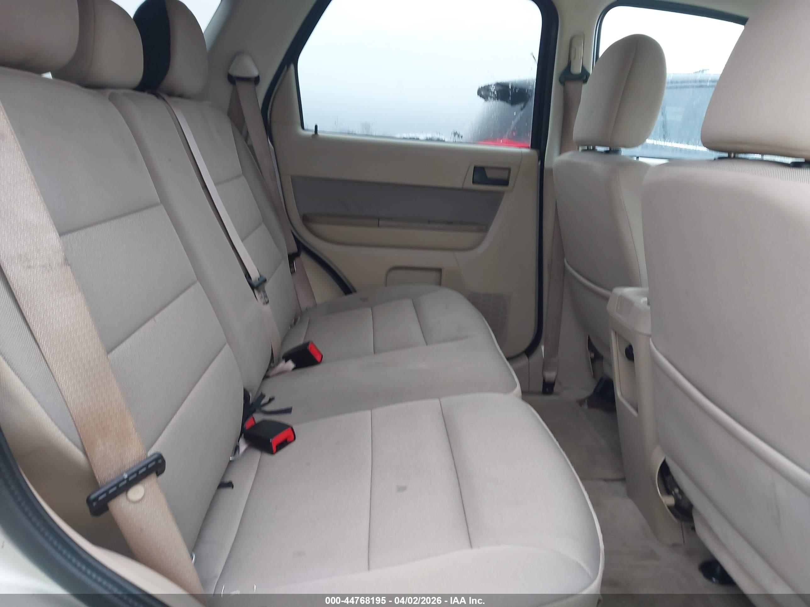 FORD ESCAPE image 8