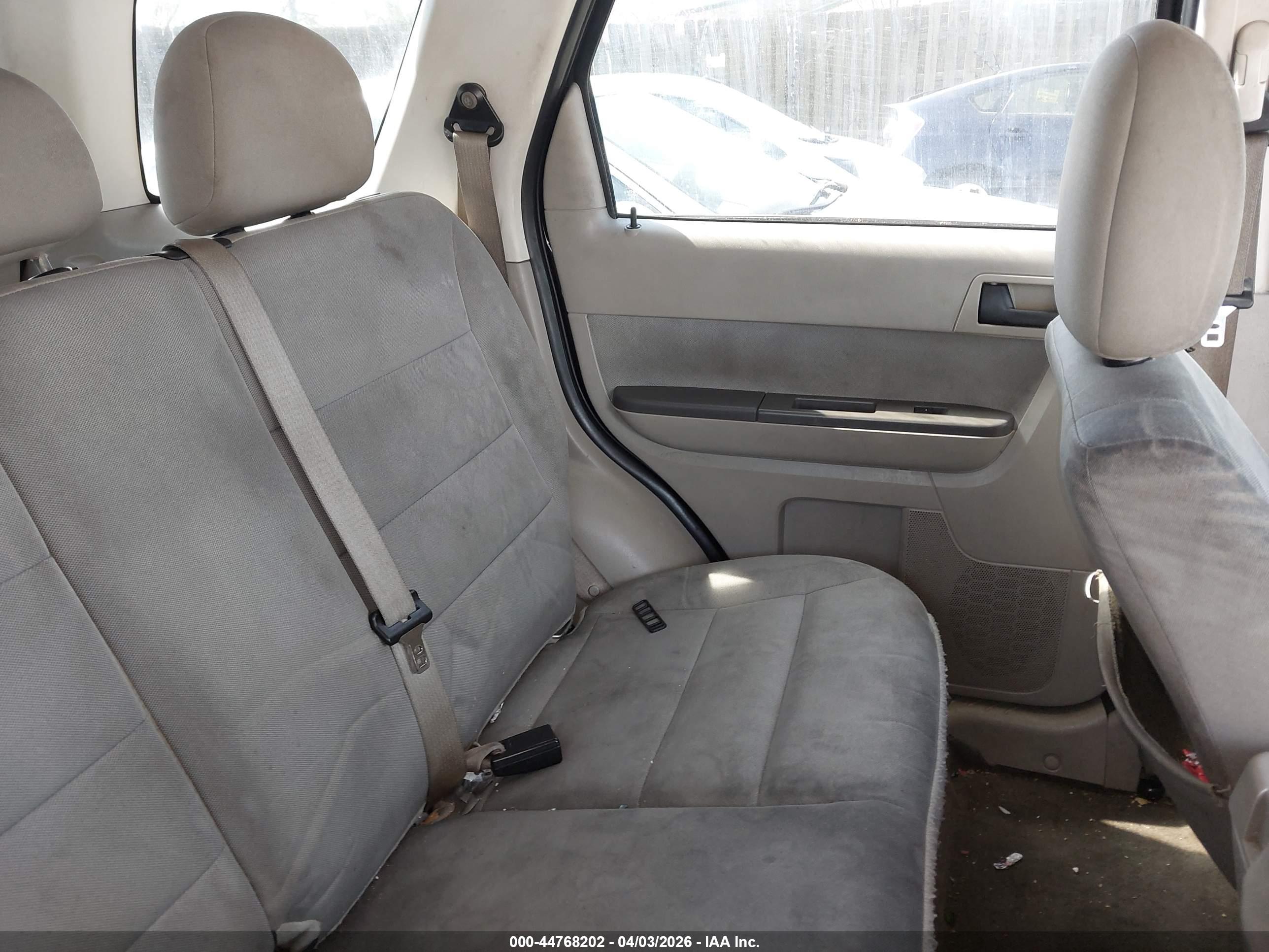 FORD ESCAPE image 8
