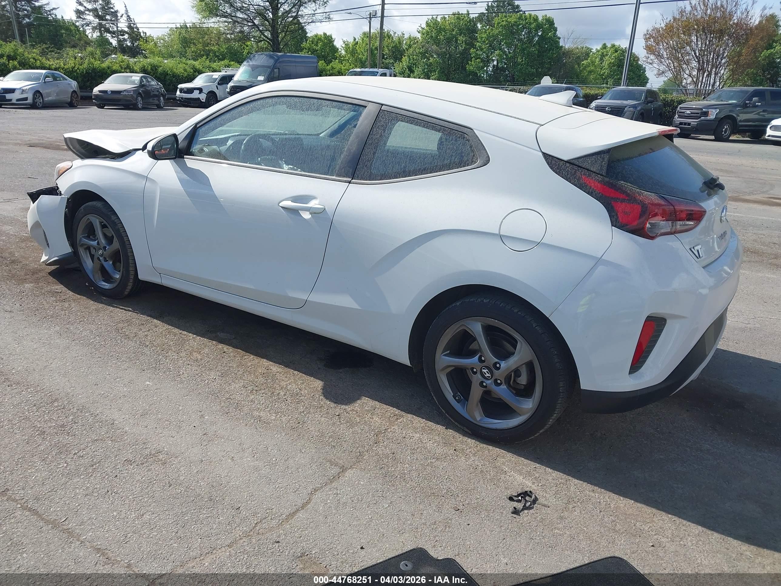 HYUNDAI VELOSTER image 3