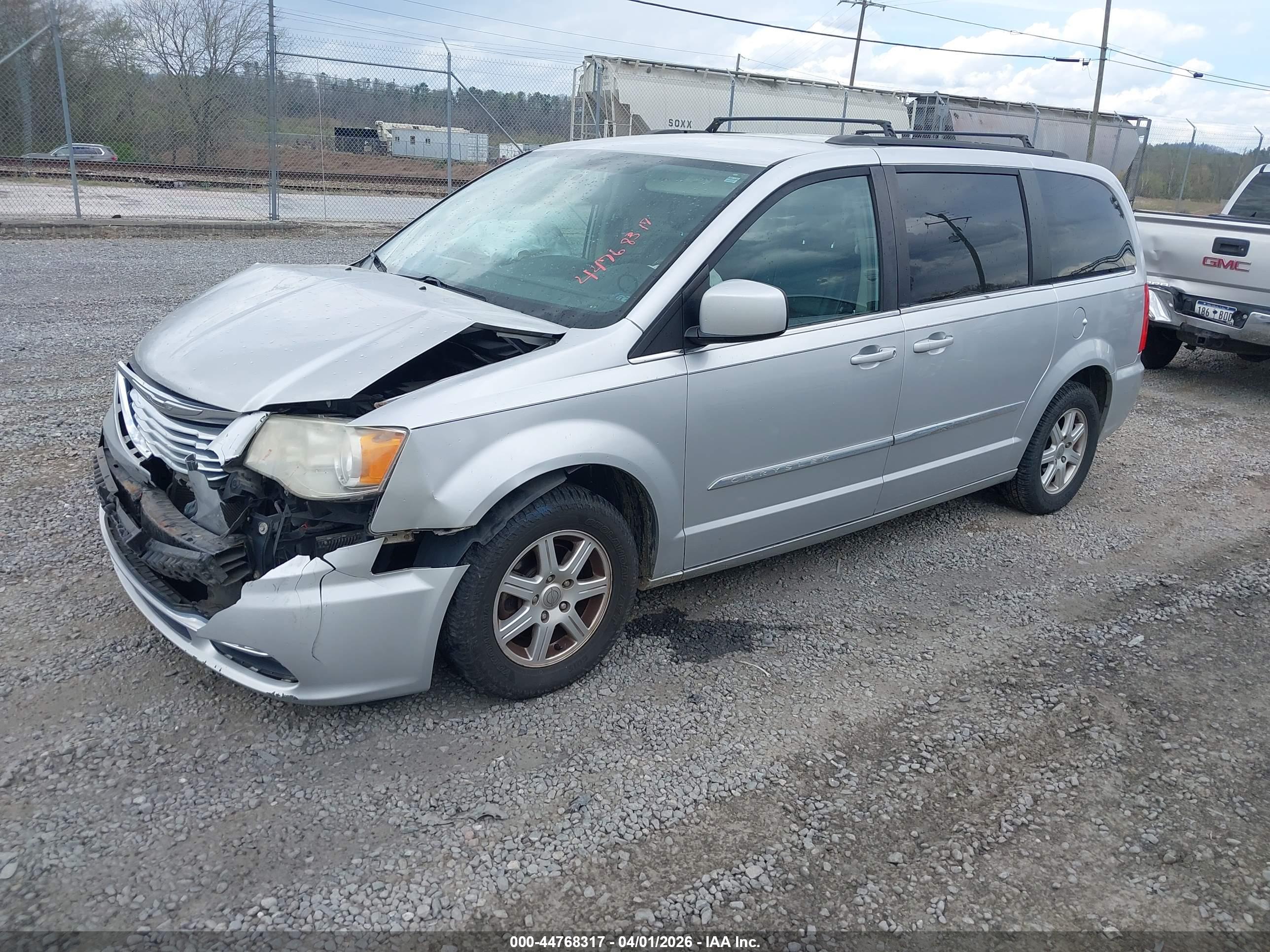 CHRYSLER TOWN image 2