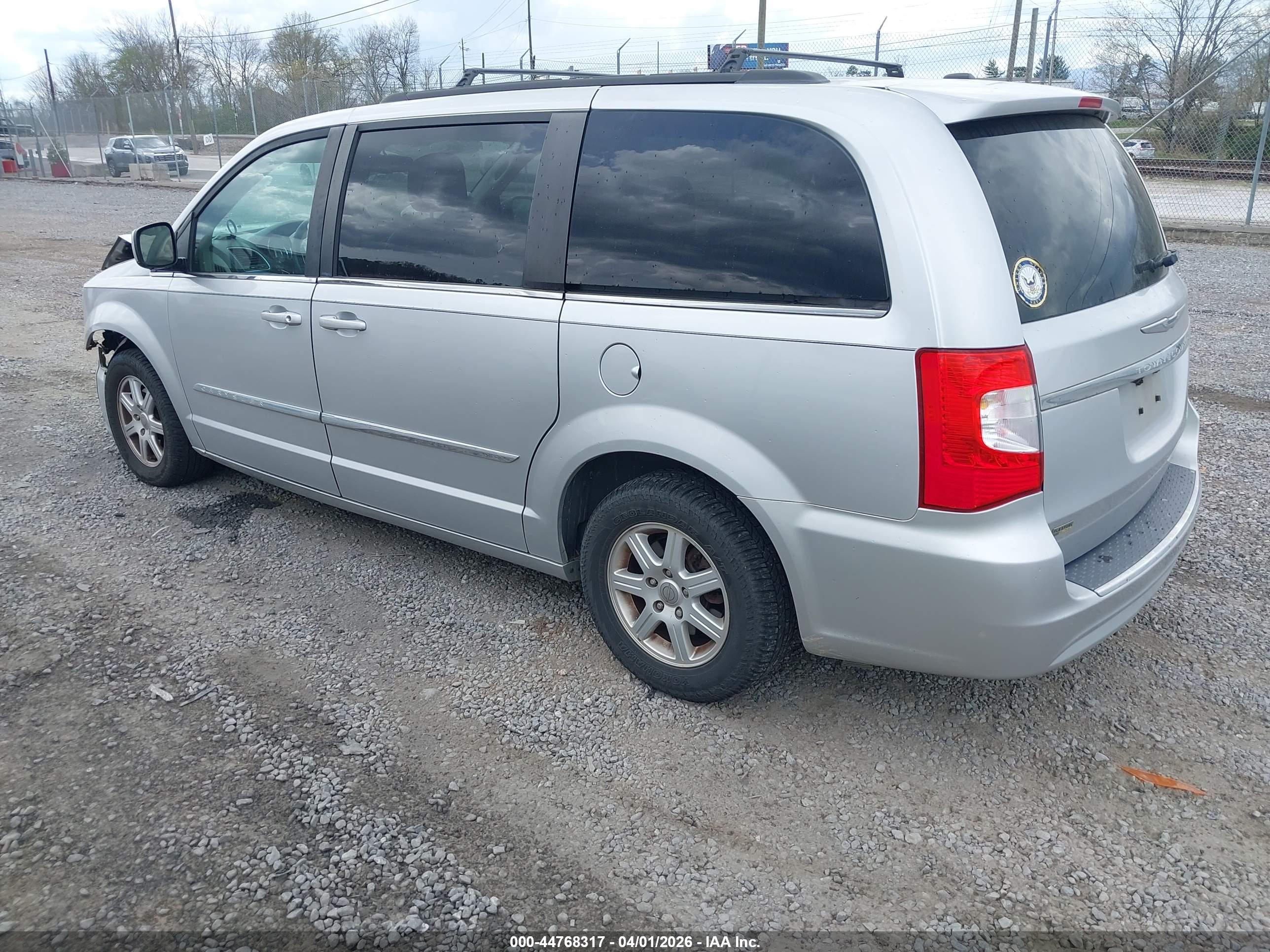 CHRYSLER TOWN image 3