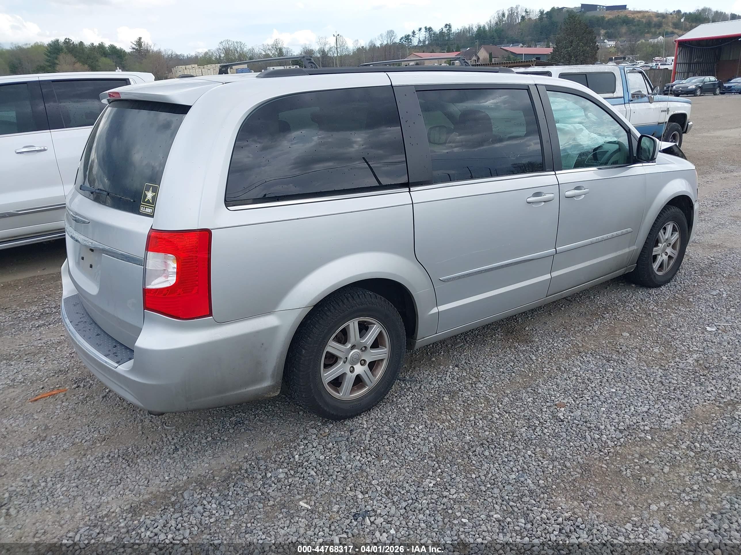 CHRYSLER TOWN image 4